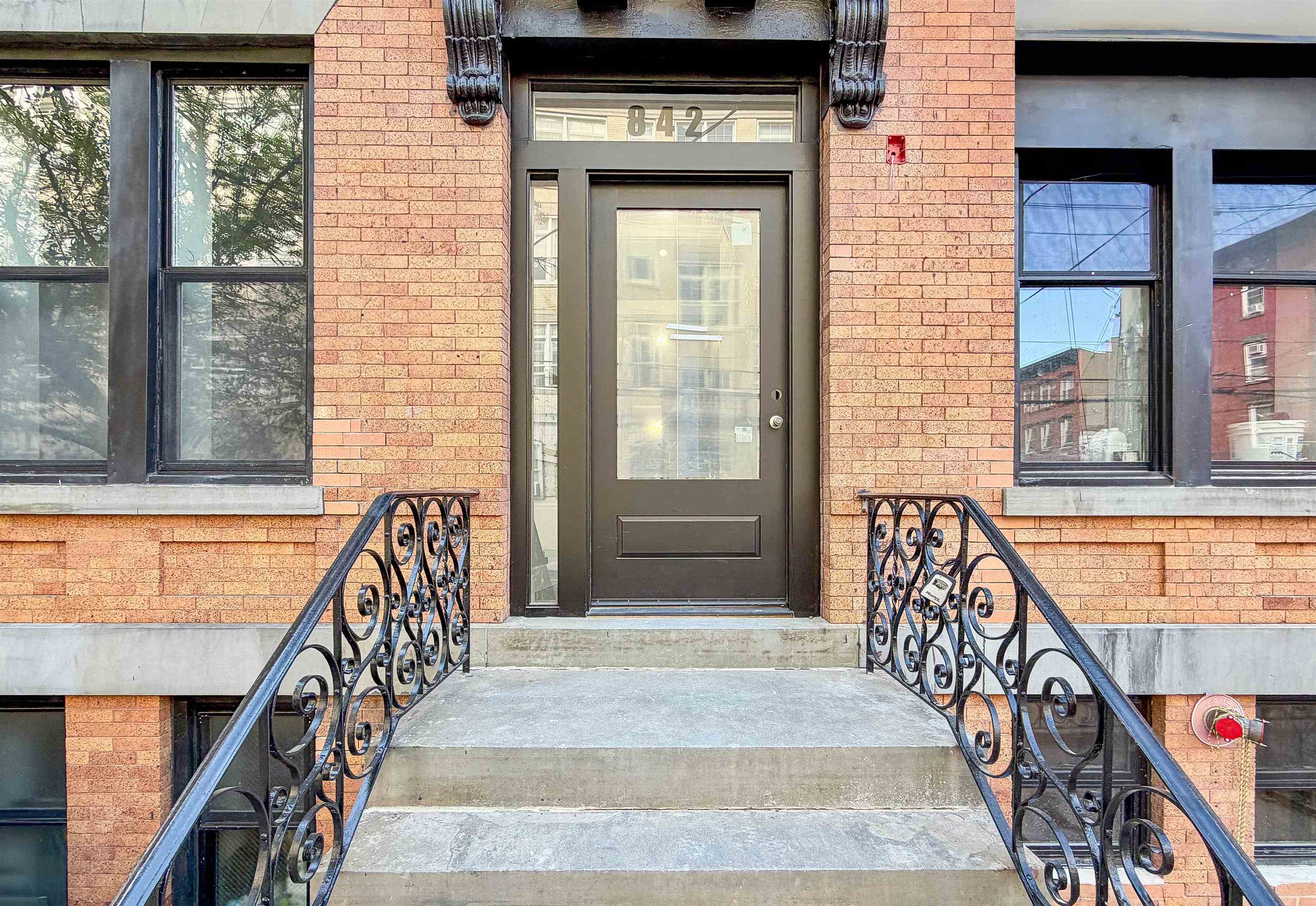 842 PARK AVE Unit: 101