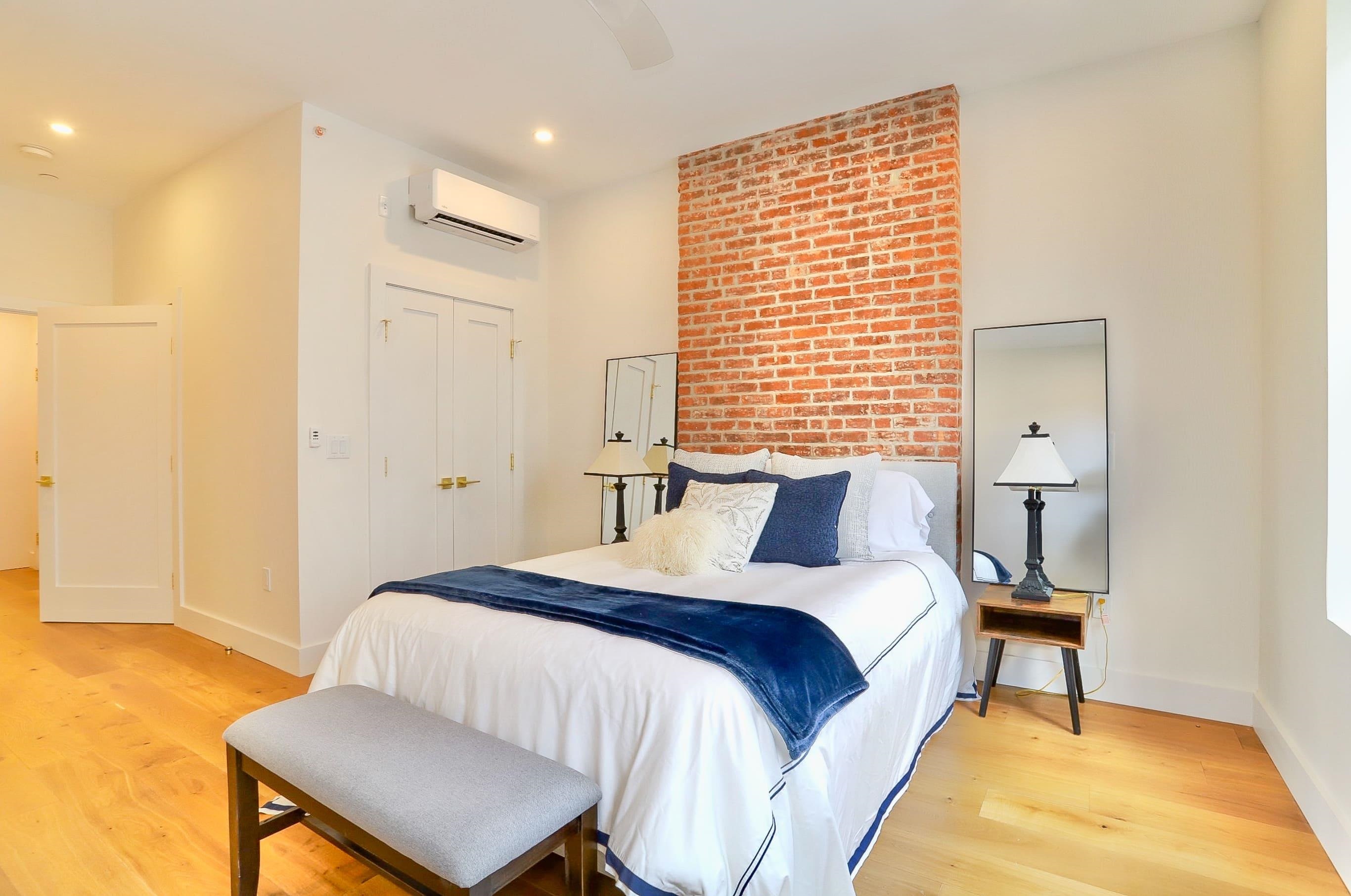 842 PARK AVE Unit: 201