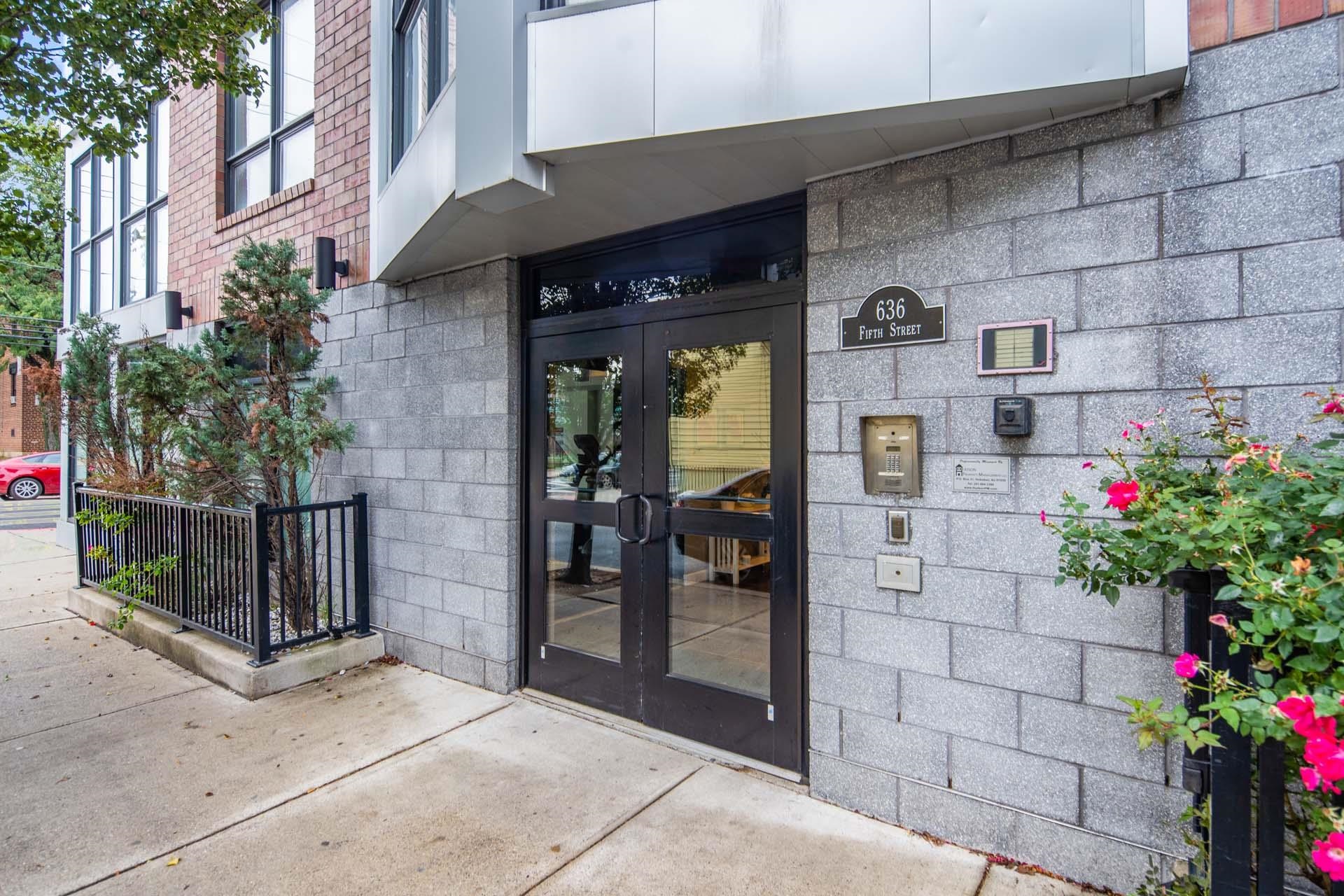636 5TH ST Unit: 203
