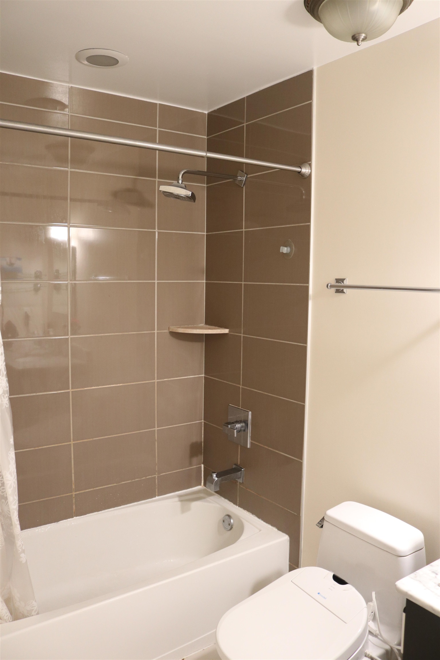 636 5TH ST Unit: 203