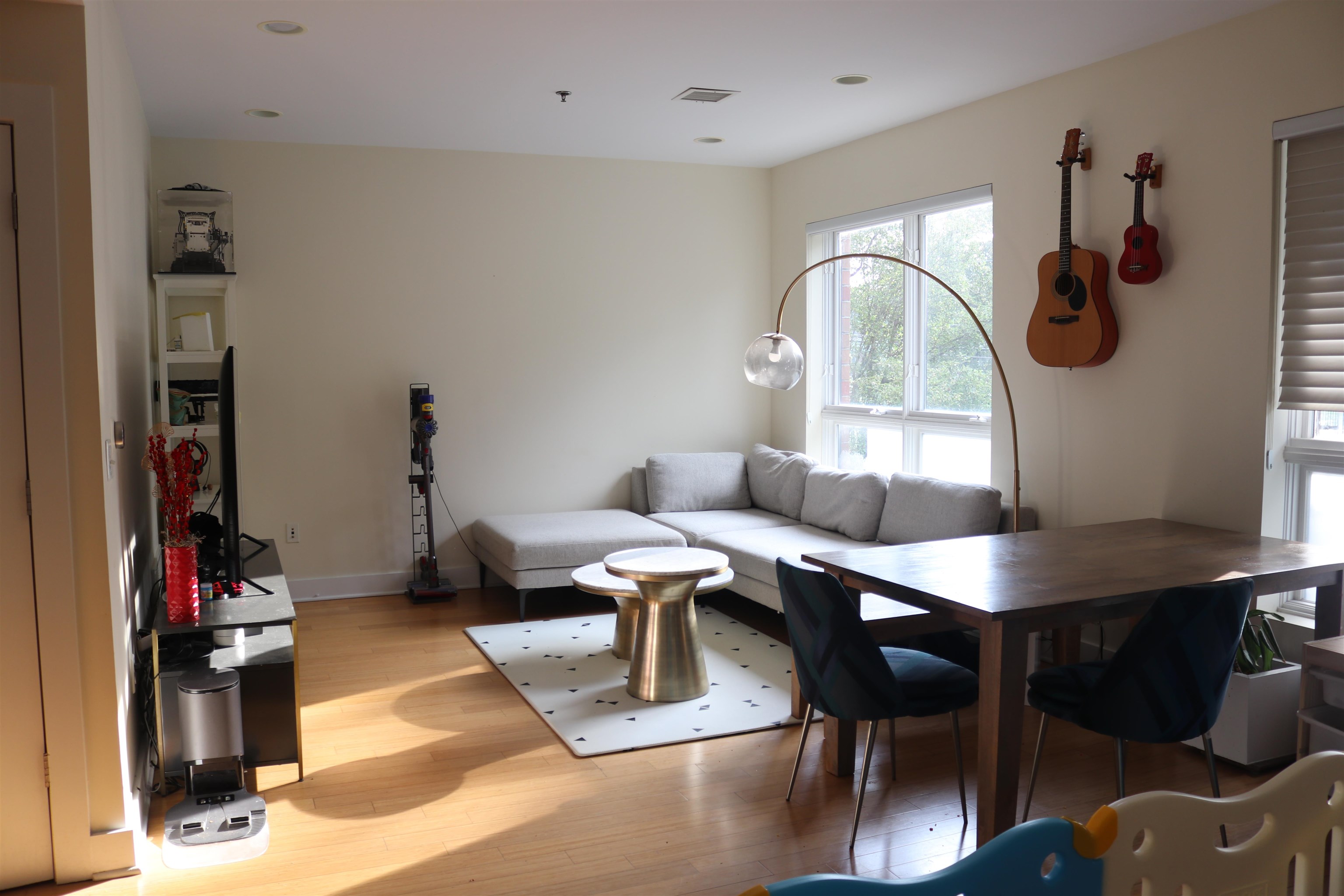 636 5TH ST Unit: 203