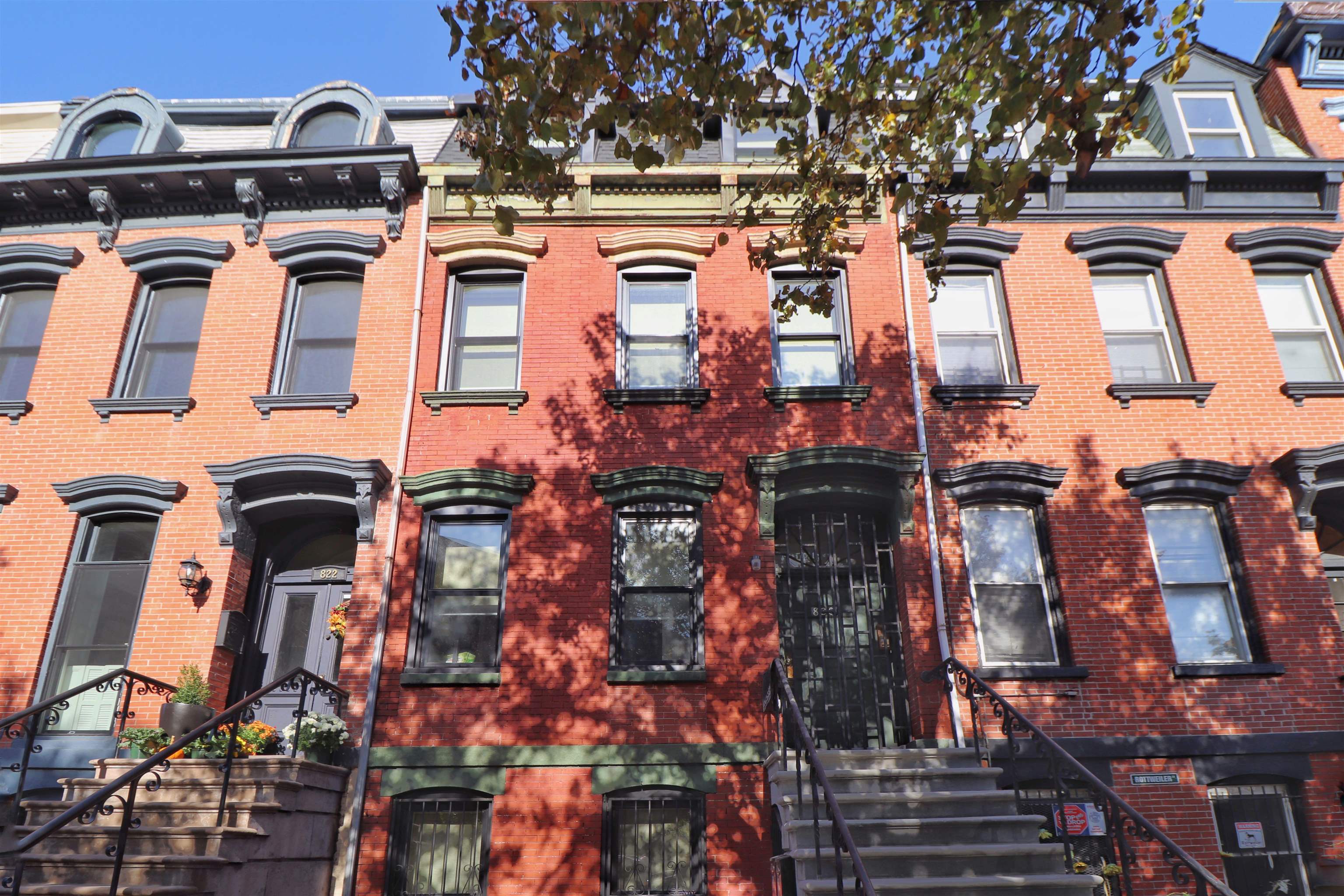 820 GRAND ST Unit: 2A