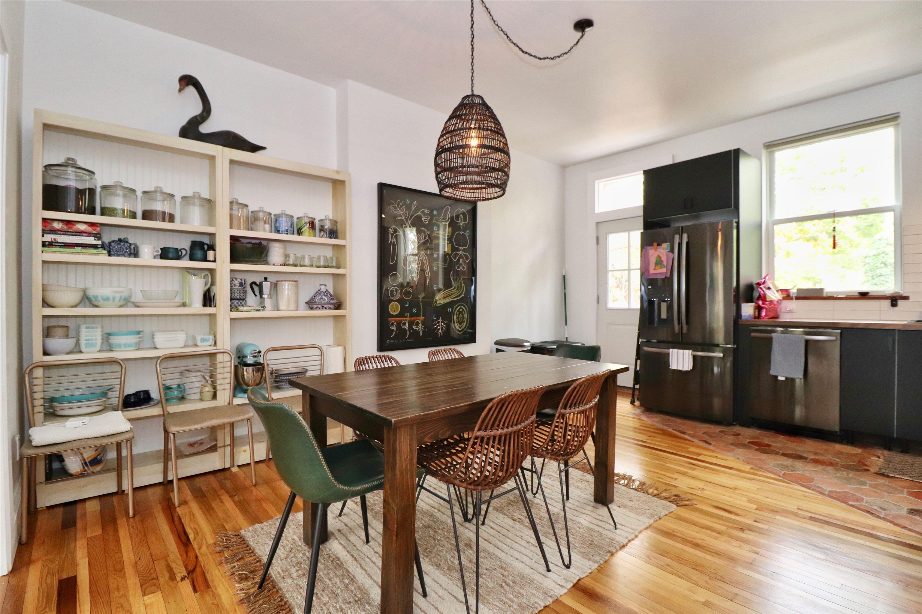 820 GRAND ST Unit: 2A