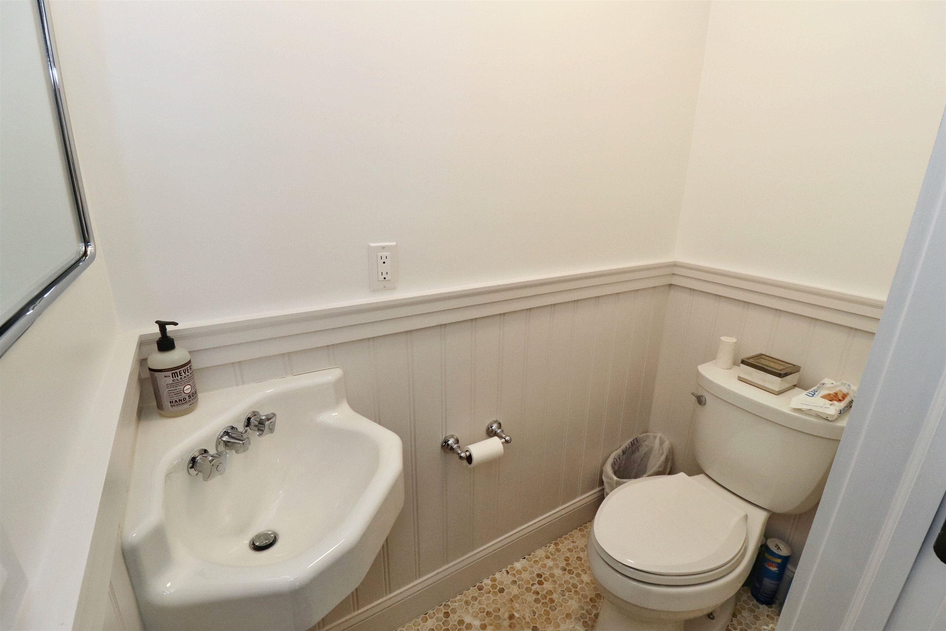 820 GRAND ST Unit: 2A