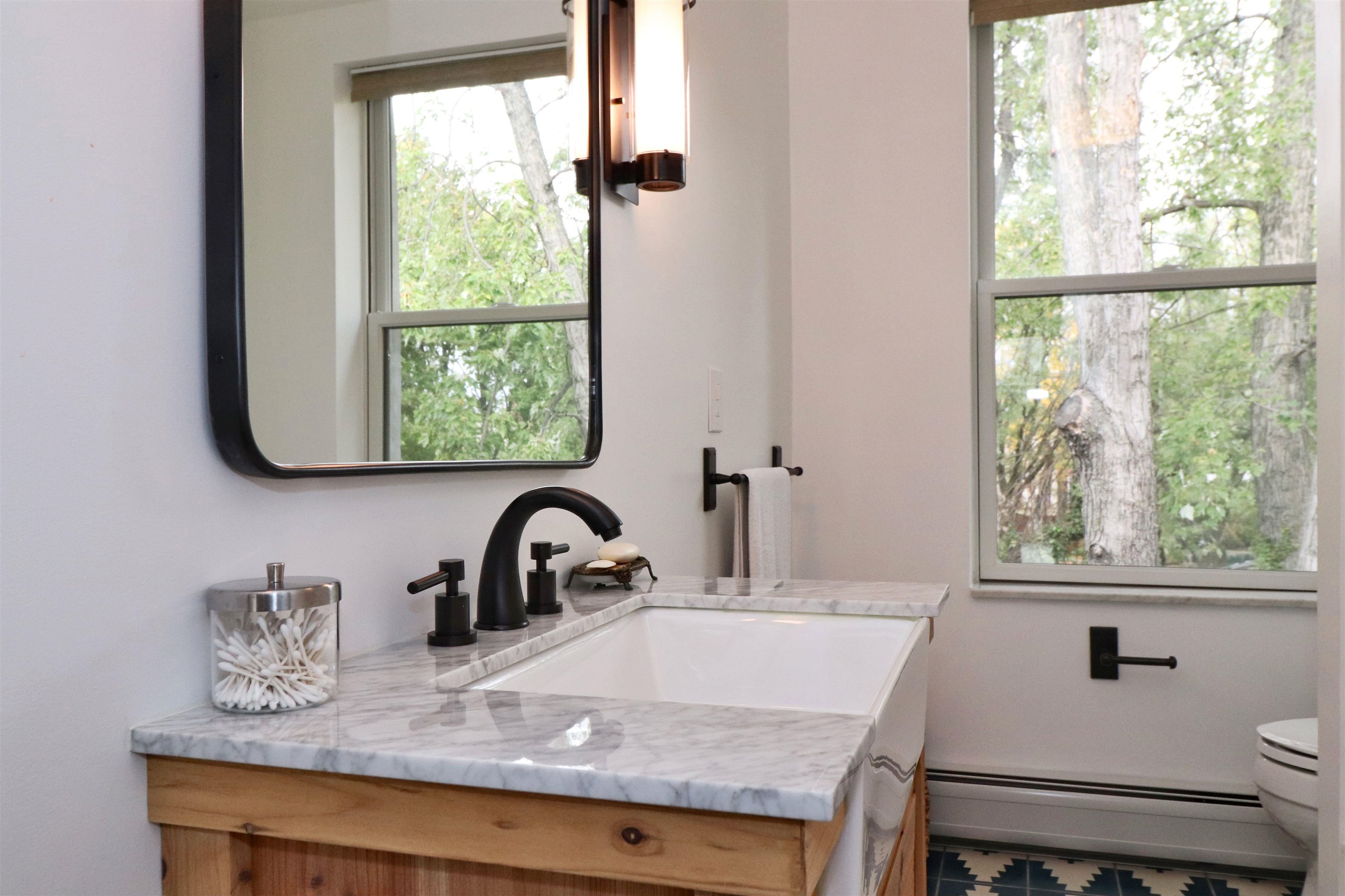 820 GRAND ST Unit: 2A