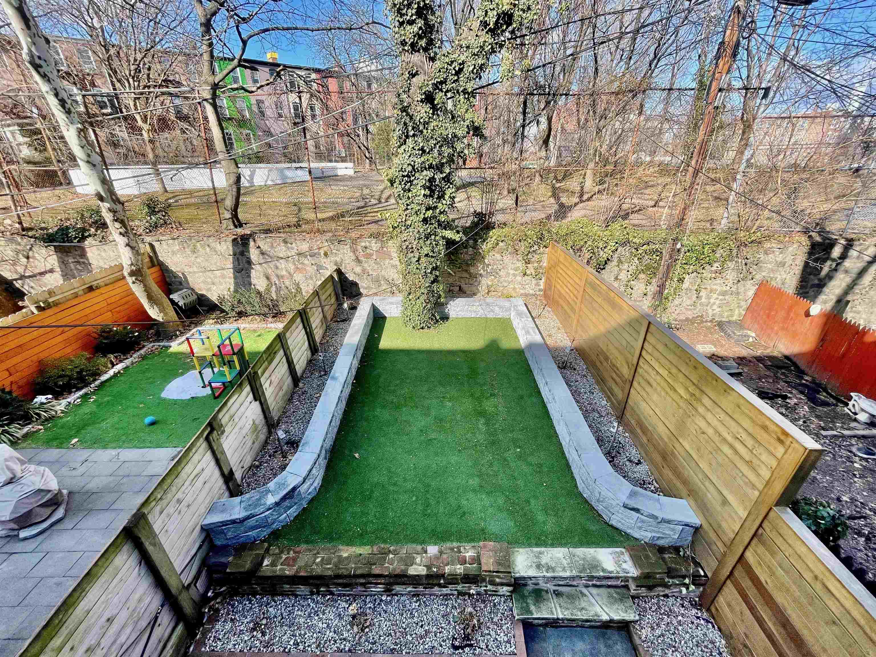 820 GRAND ST Unit: 2A