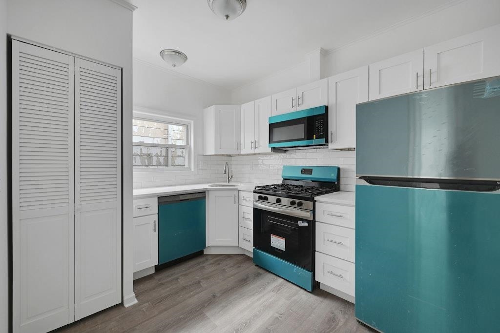 33 EAST 42ND ST Unit: 3