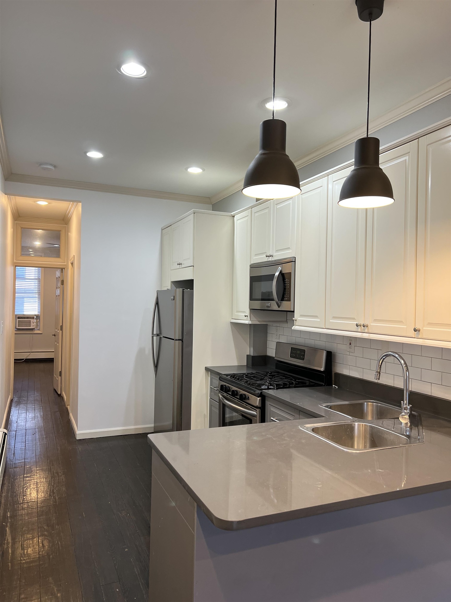 96 RESERVOIR AVE Unit: 1L