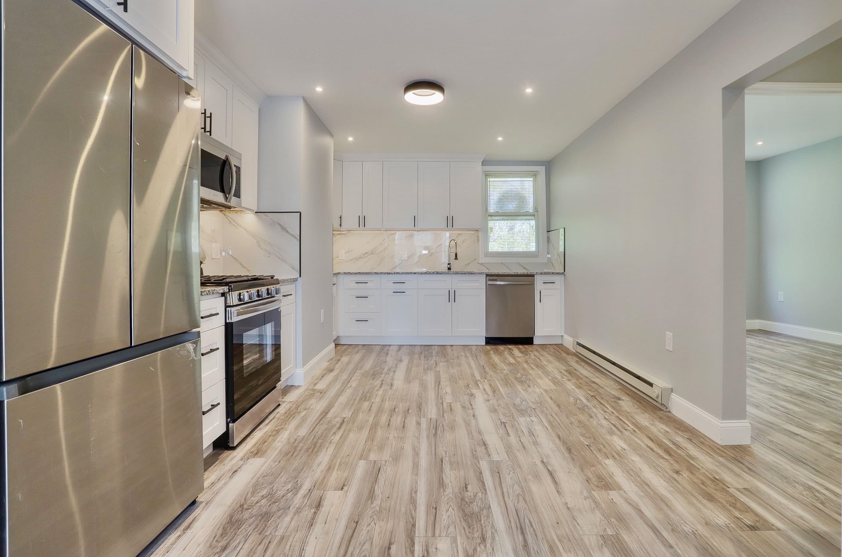 237 WHITON ST Unit: 3