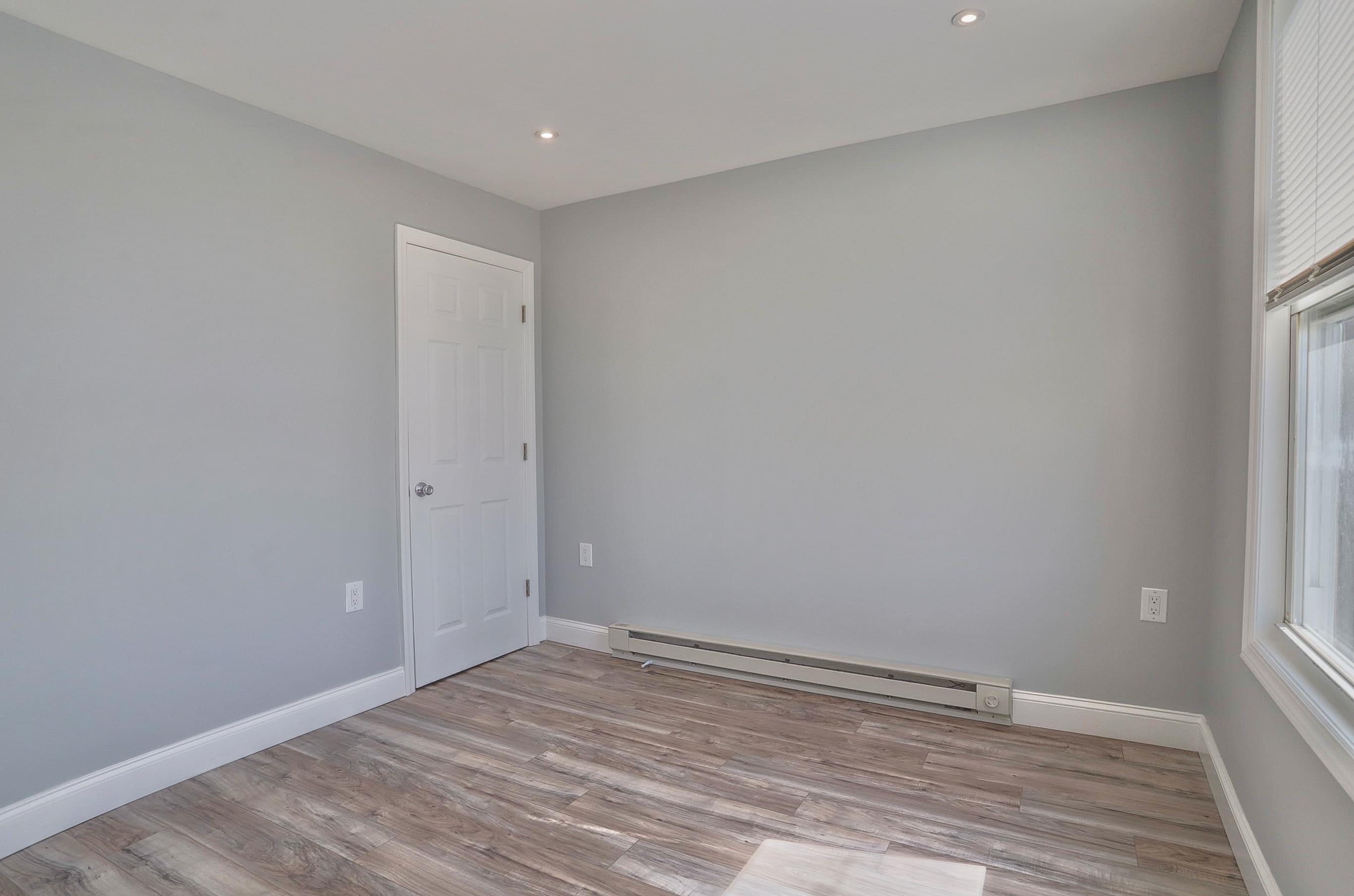 237 WHITON ST Unit: 3