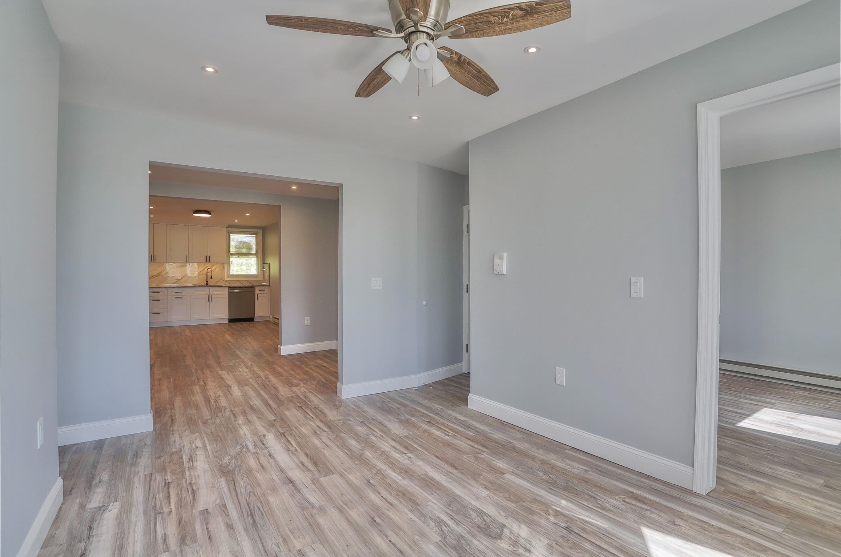 237 WHITON ST Unit: 3