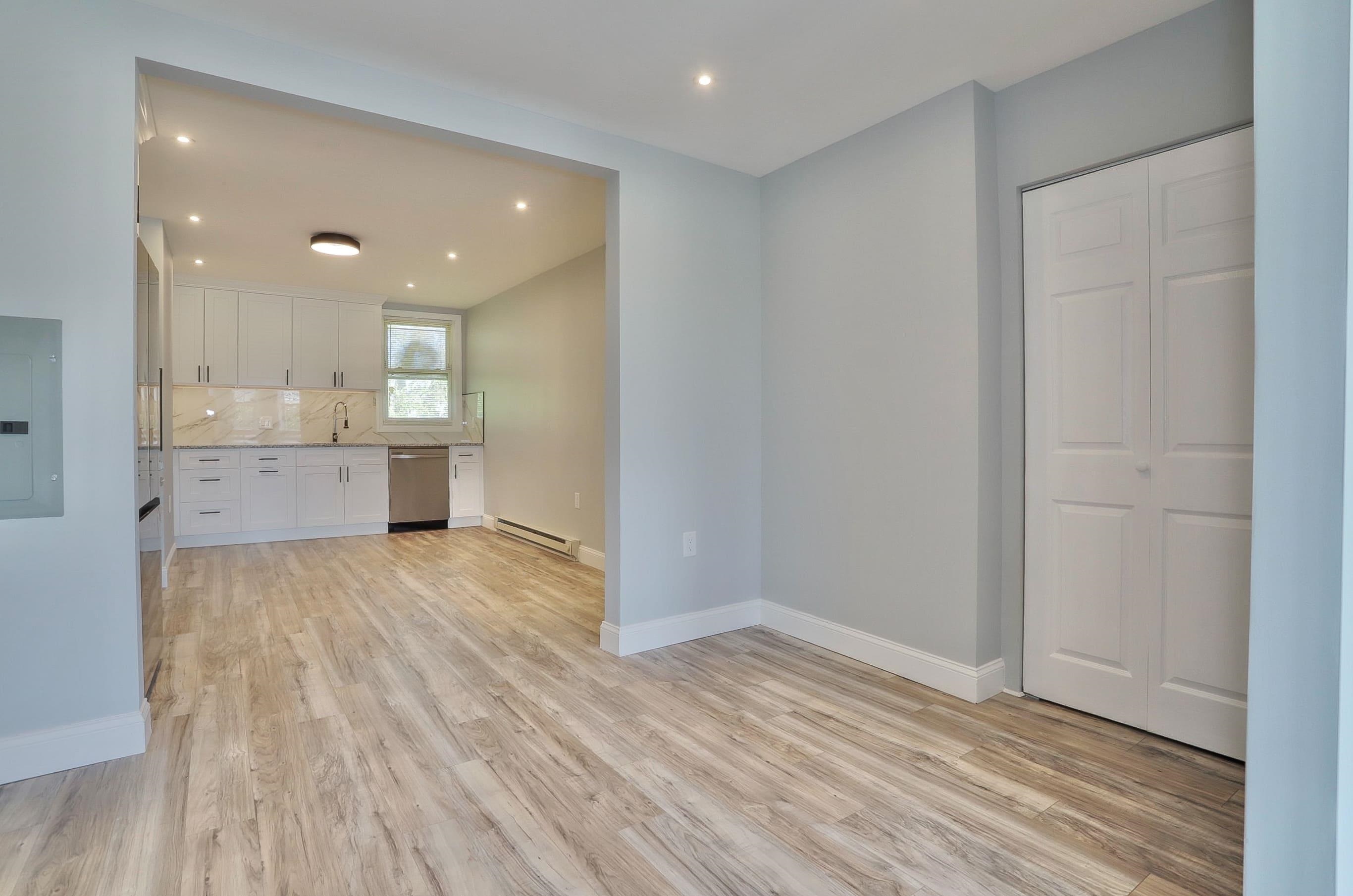 237 WHITON ST Unit: 3