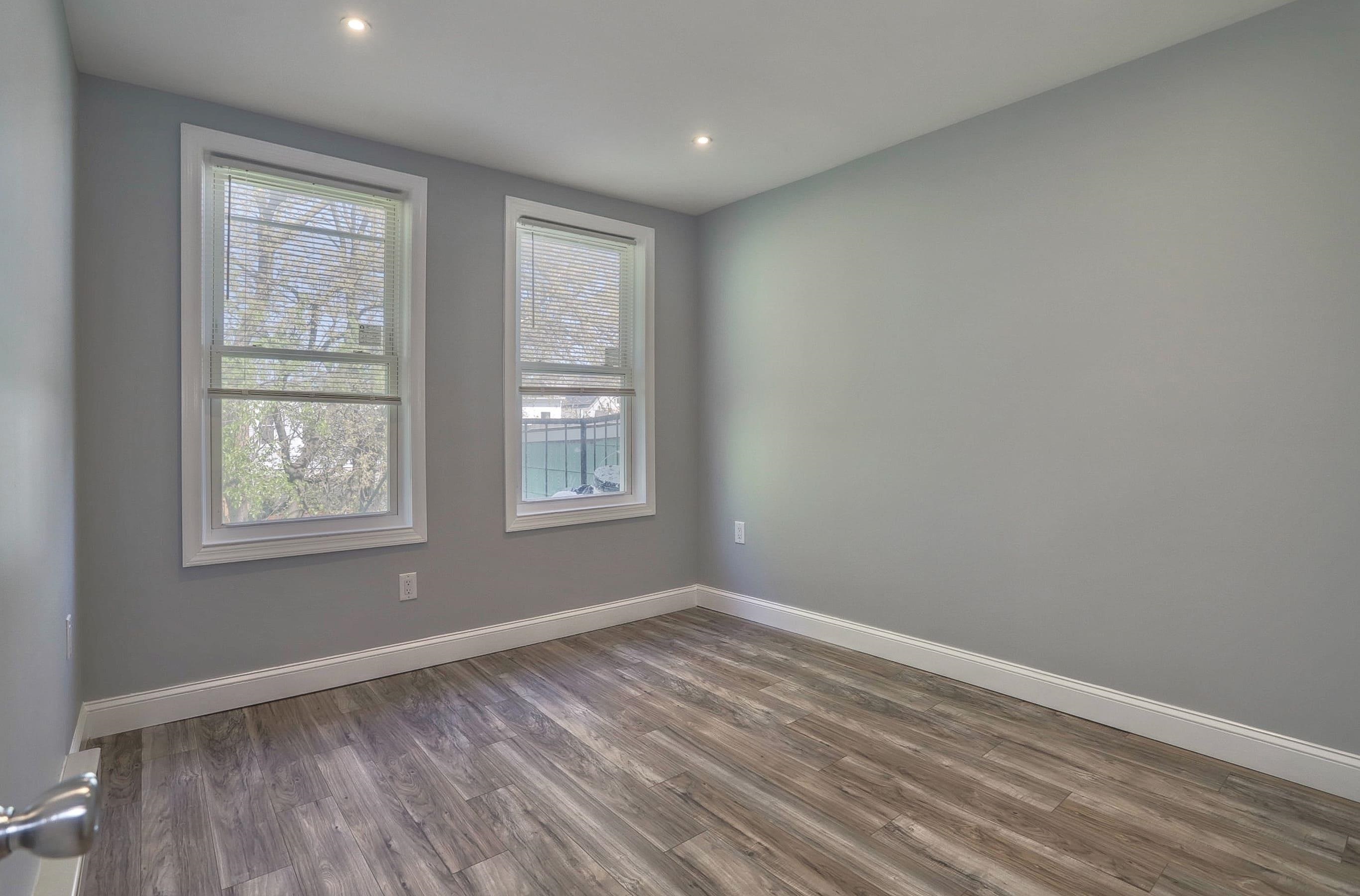 237 WHITON ST Unit: 3