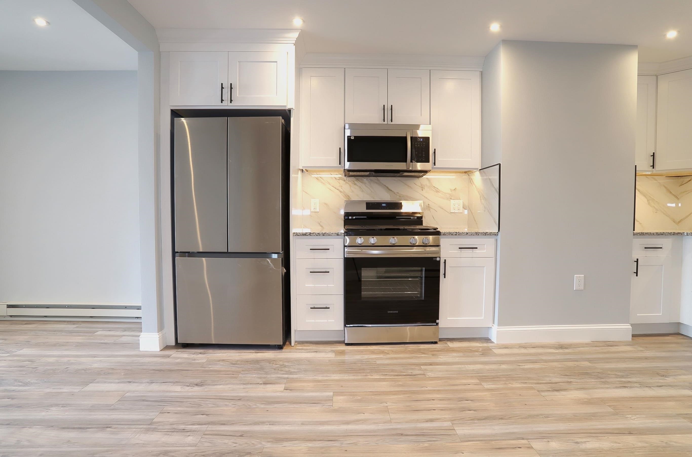 237 WHITON ST Unit: 3