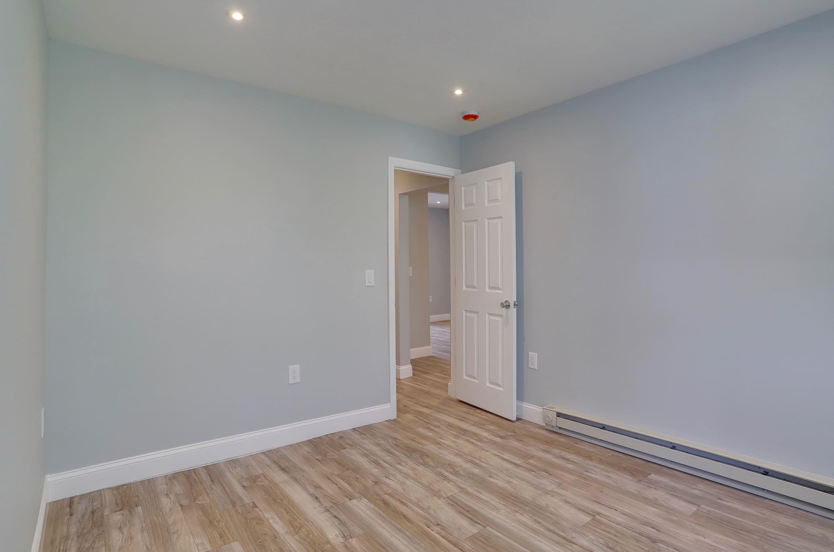 237 WHITON ST Unit: 3