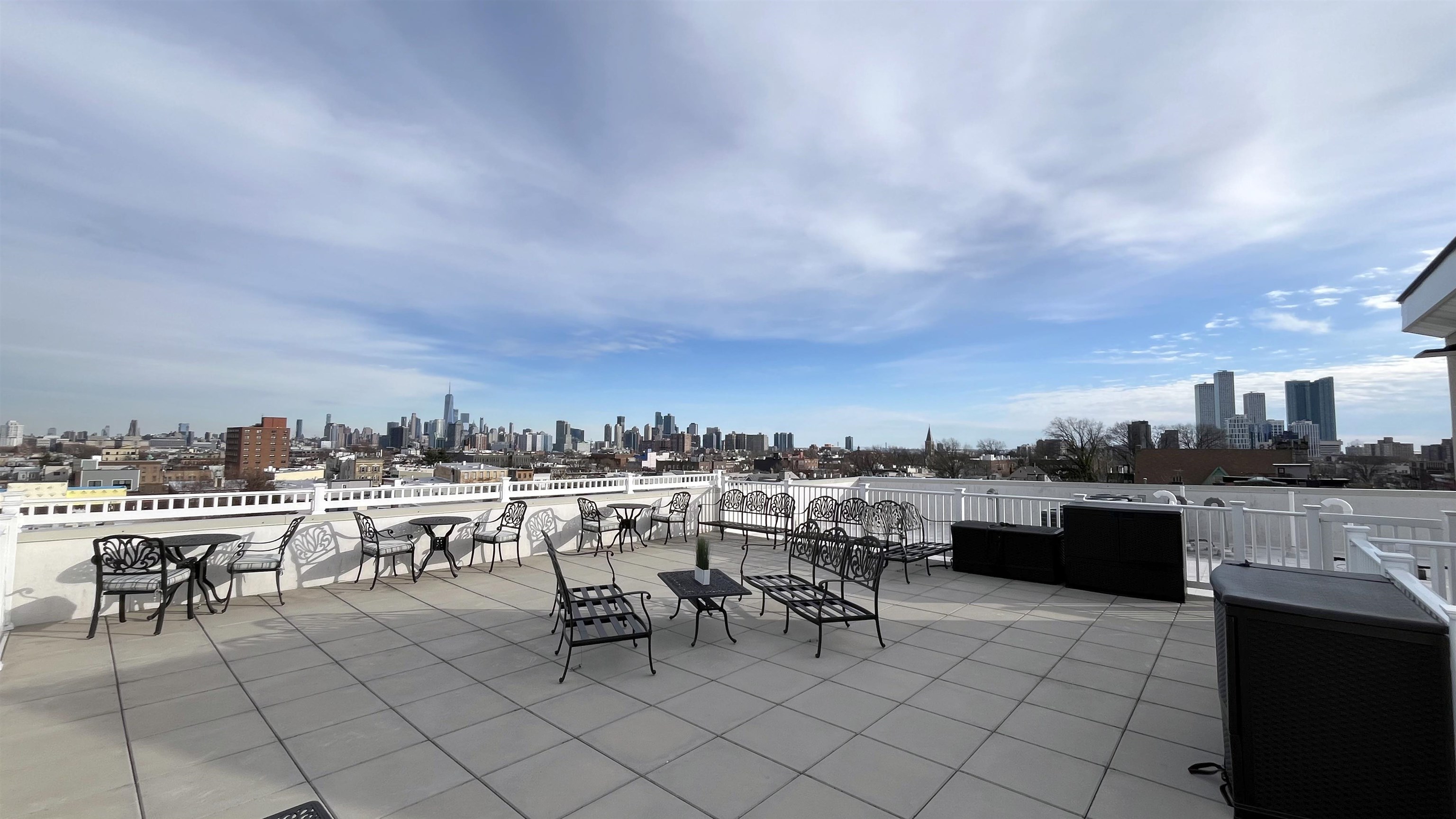 974 SUMMIT AVE Unit: 406