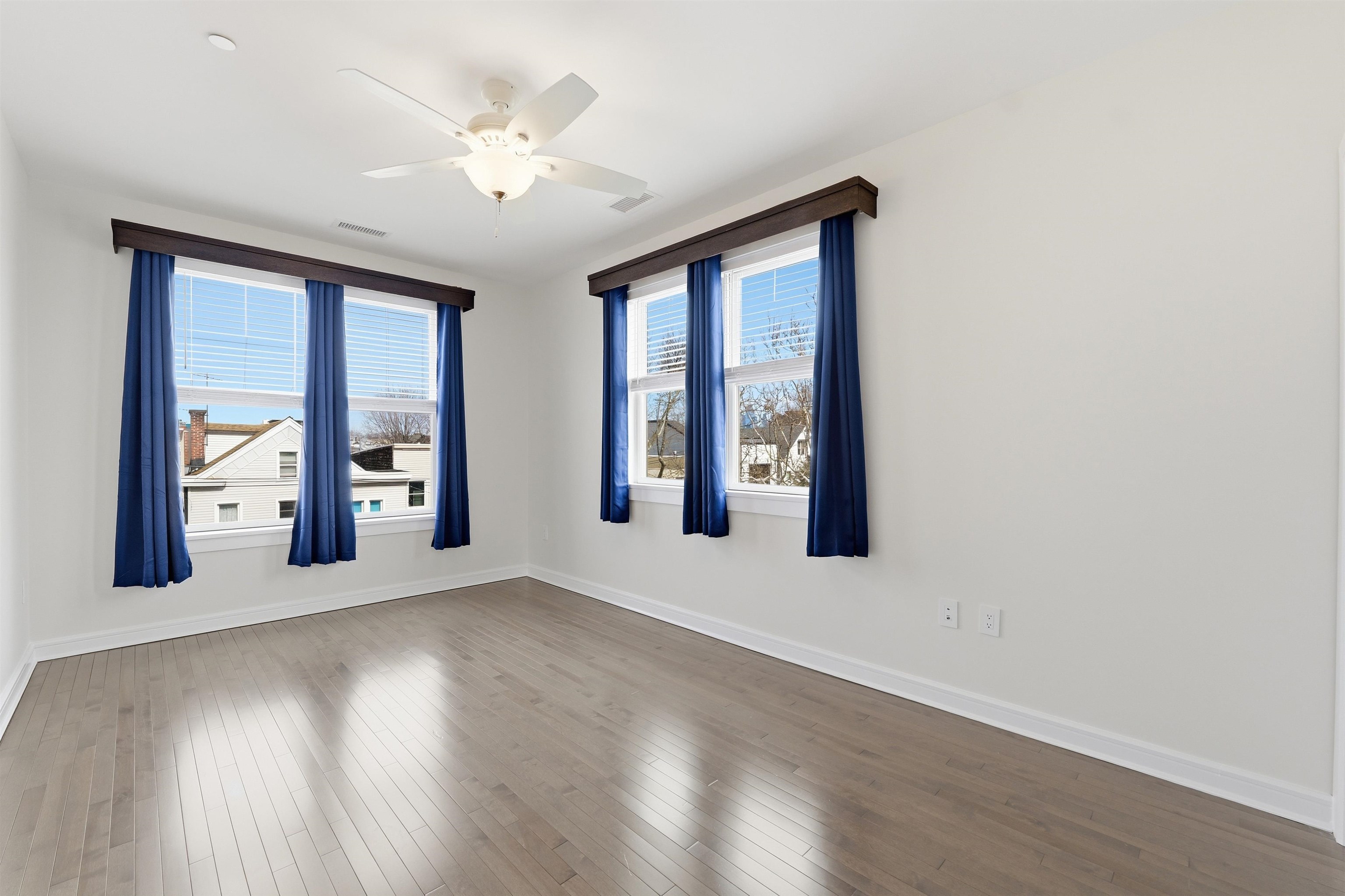 974 SUMMIT AVE Unit: 406