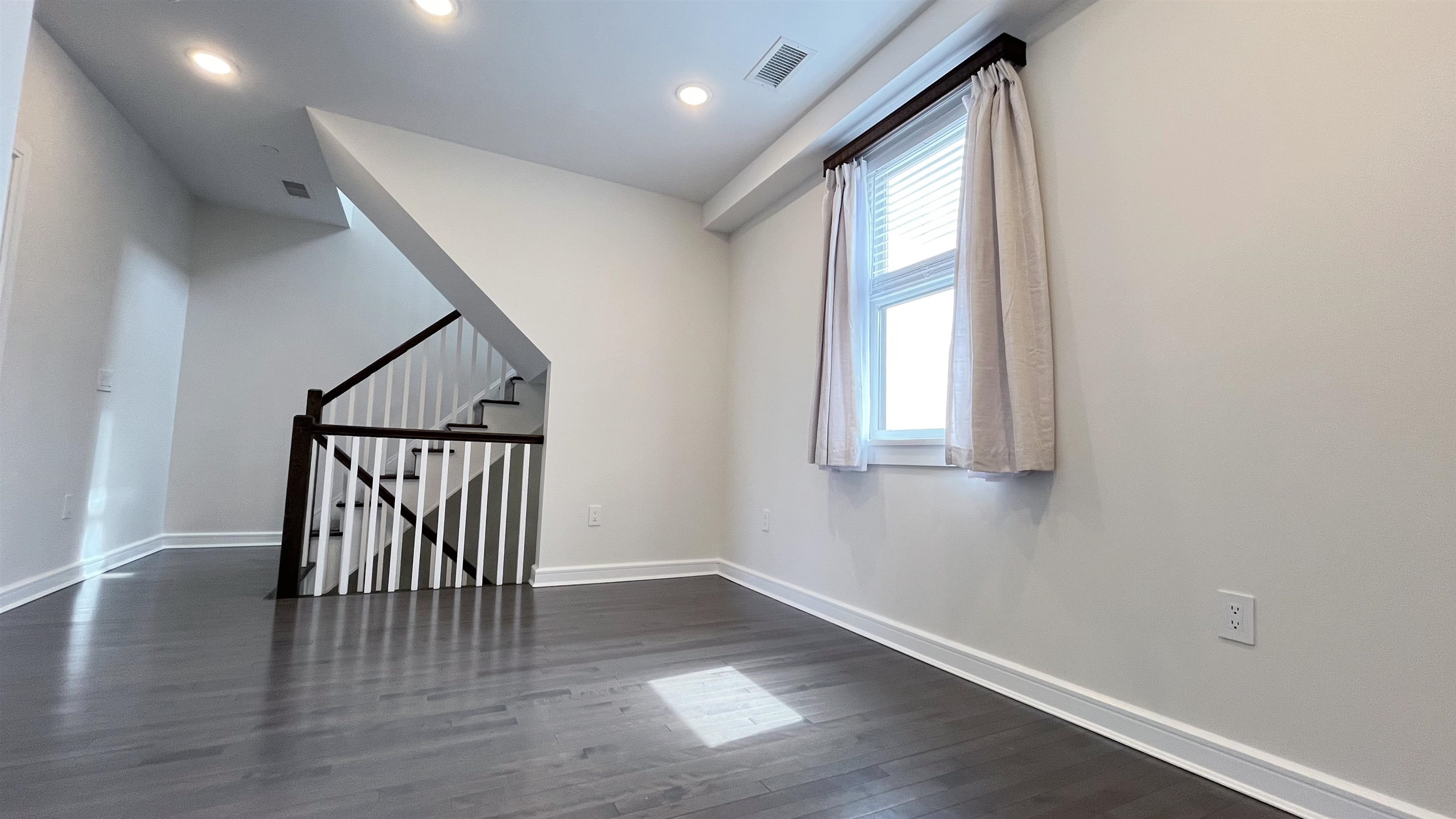 974 SUMMIT AVE Unit: 406