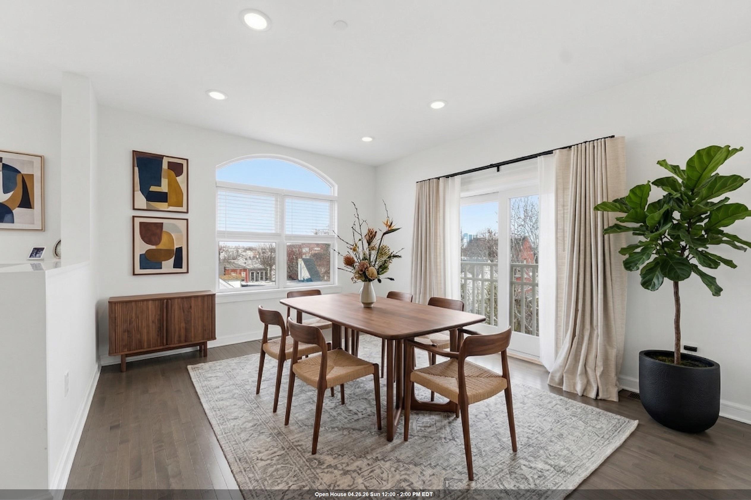 974 SUMMIT AVE Unit: 406