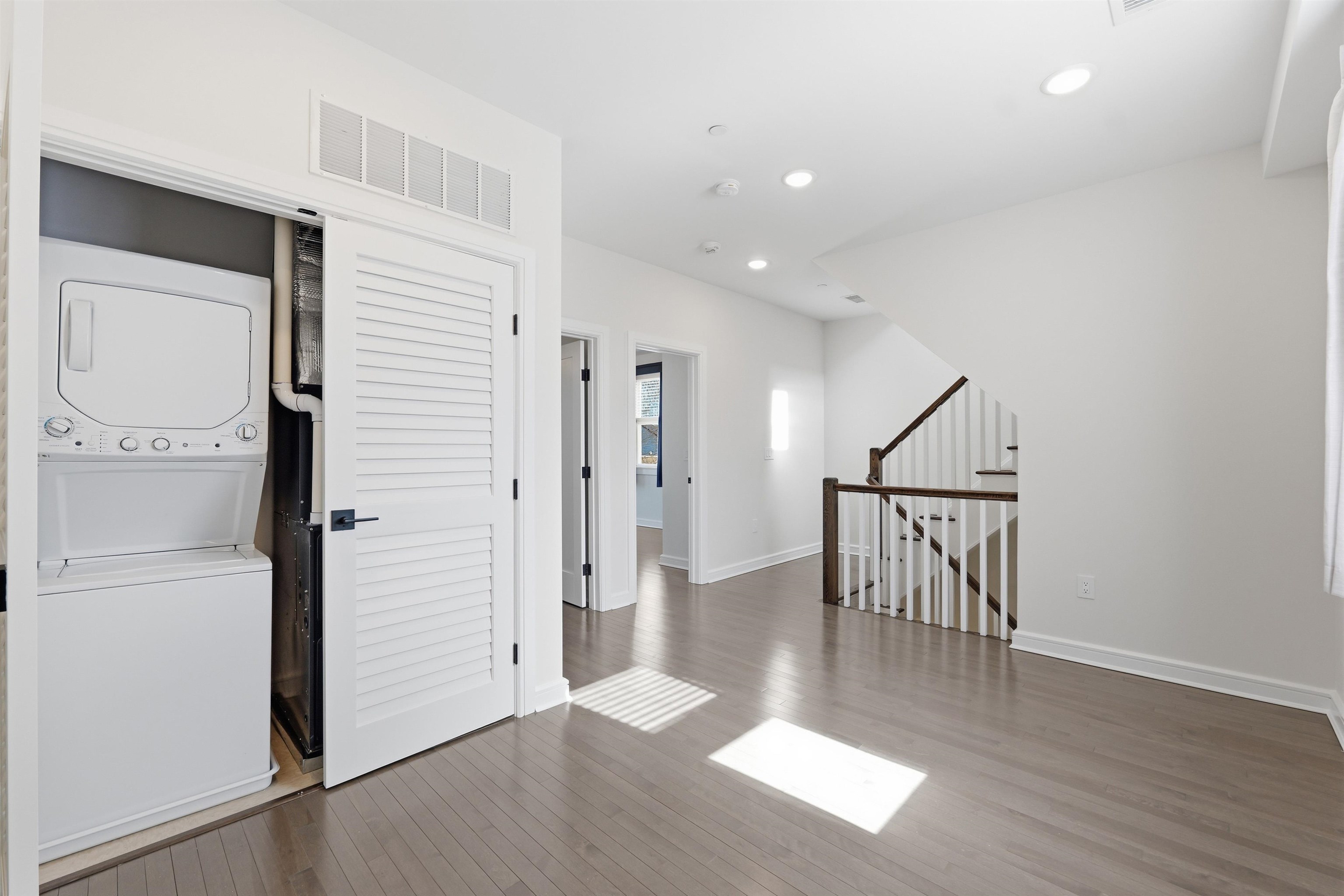 974 SUMMIT AVE Unit: 406