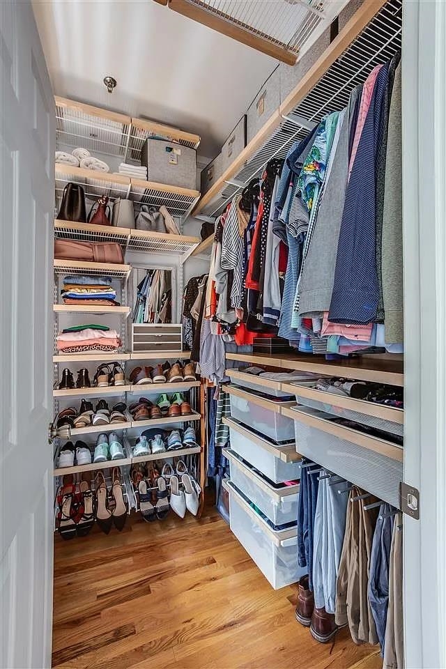 214 PARK AVE Unit: 4R