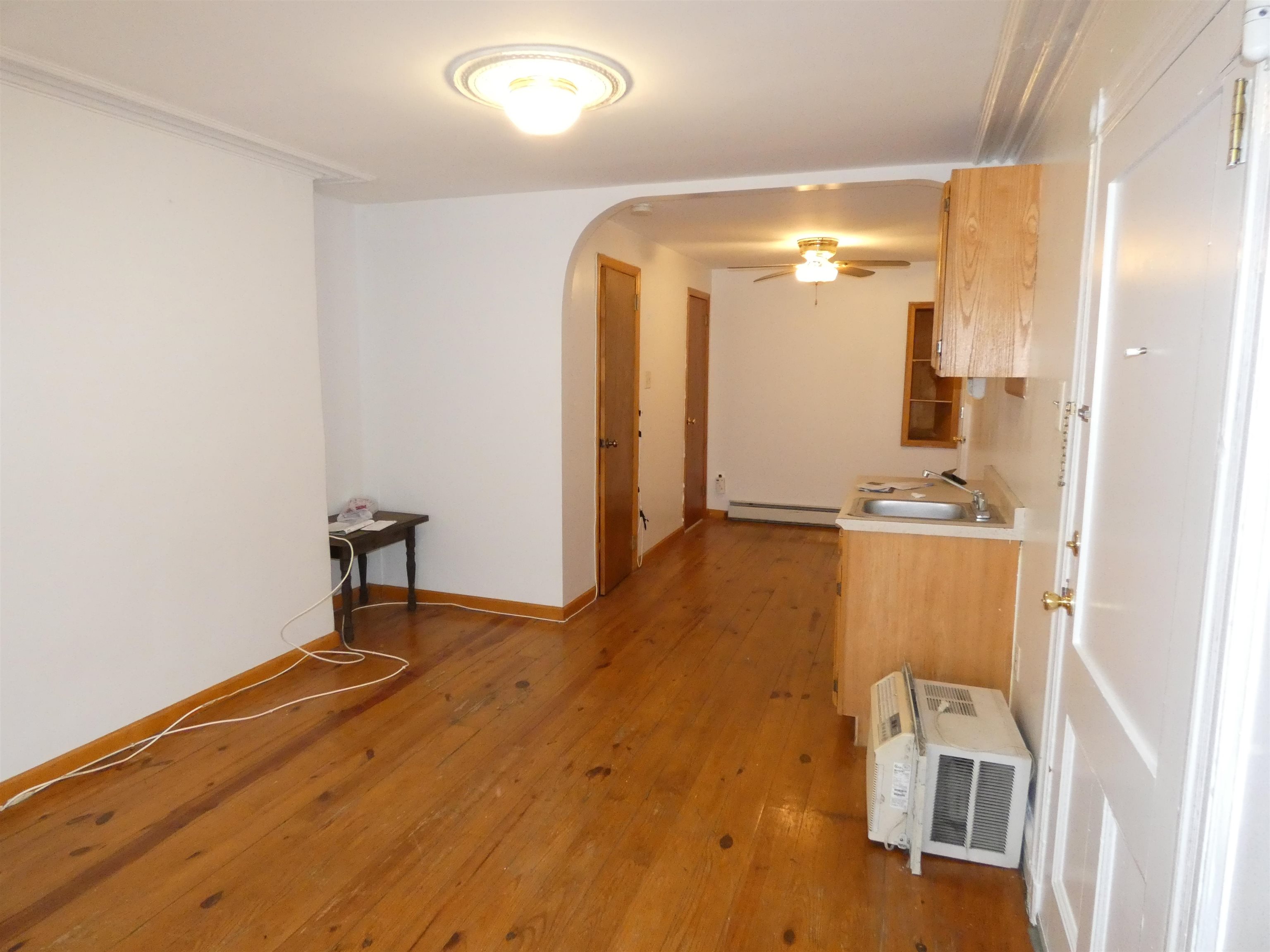 936 WILLOW AVE Unit: B