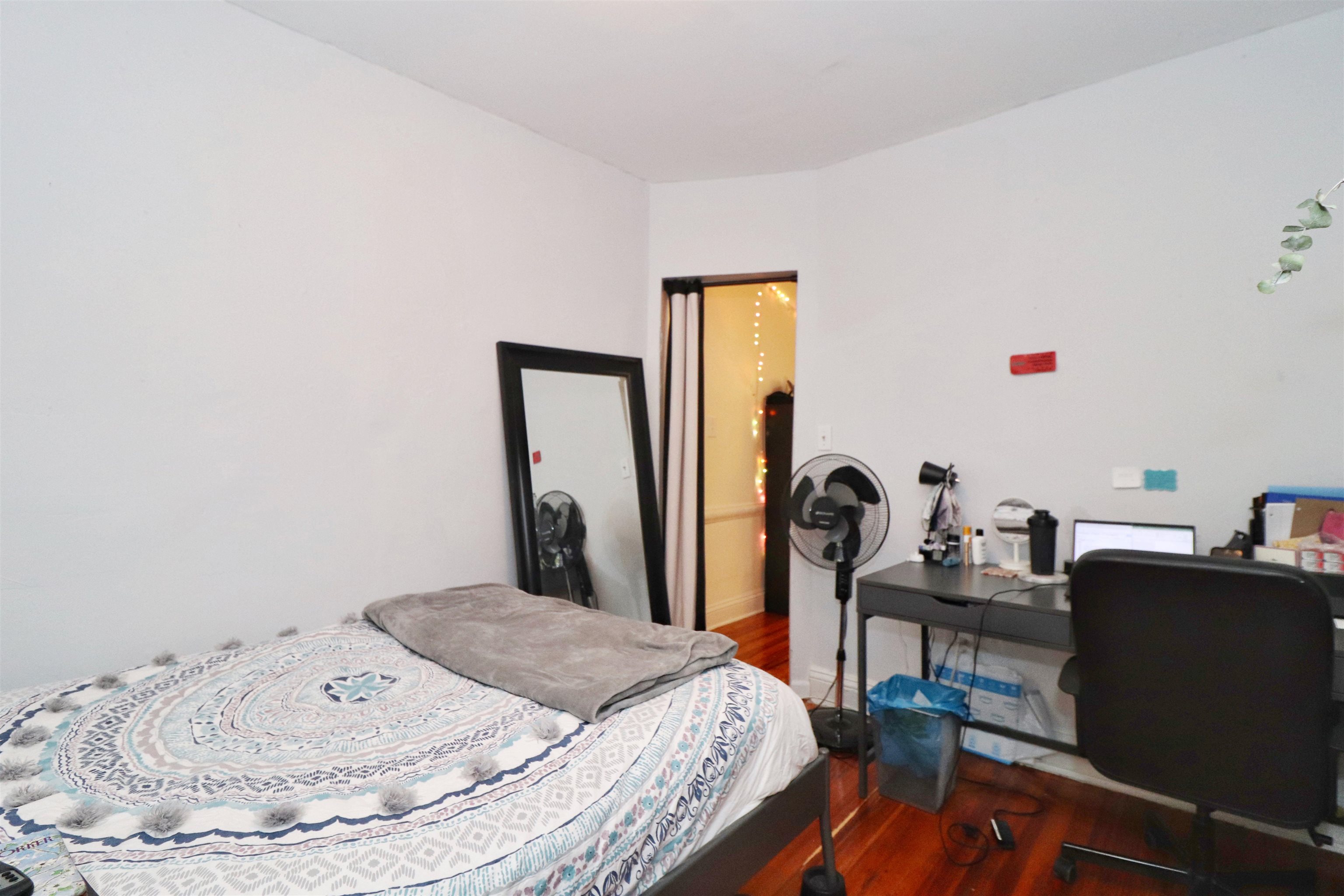 704 WASHINGTON ST Unit: 4