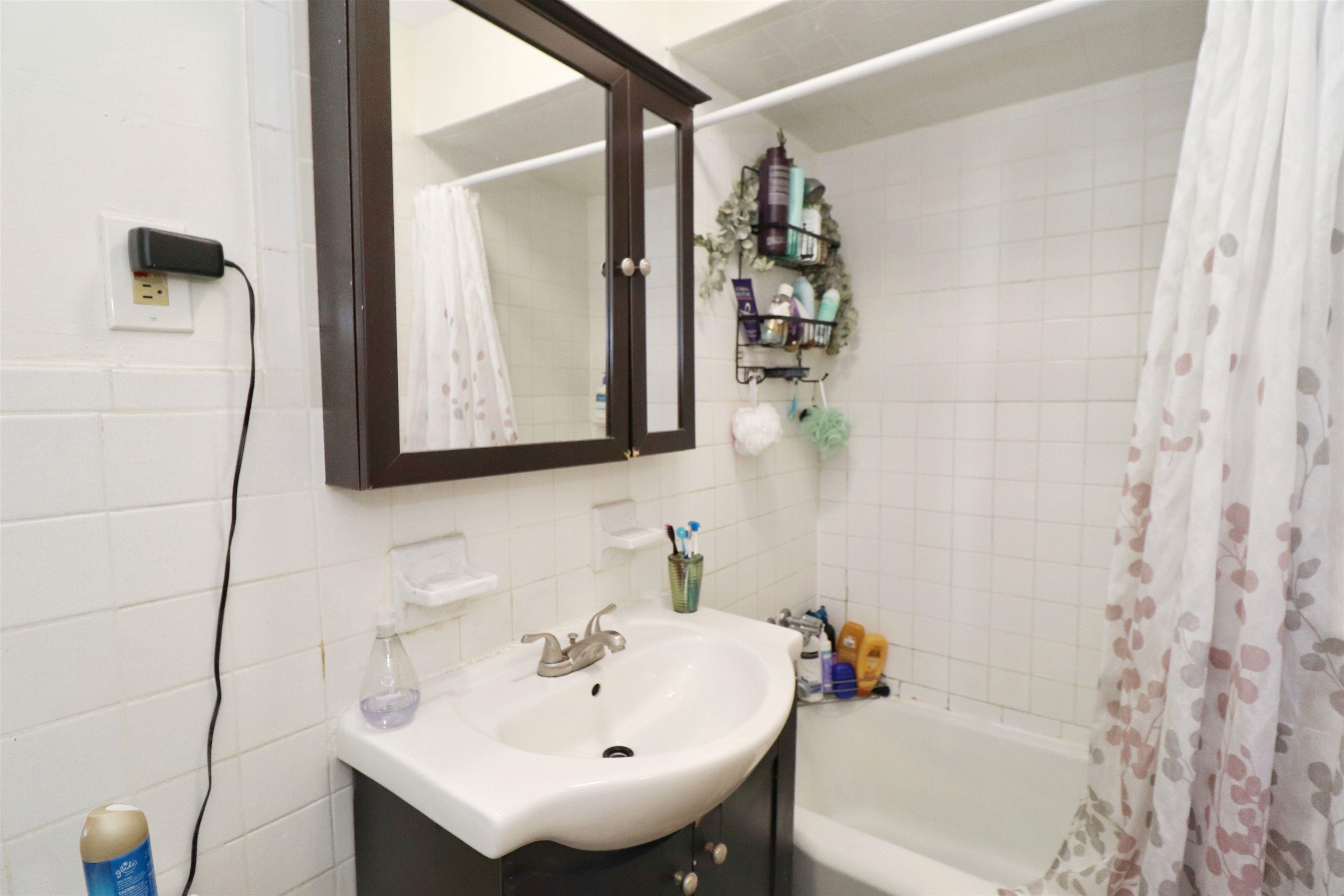 704 WASHINGTON ST Unit: 4