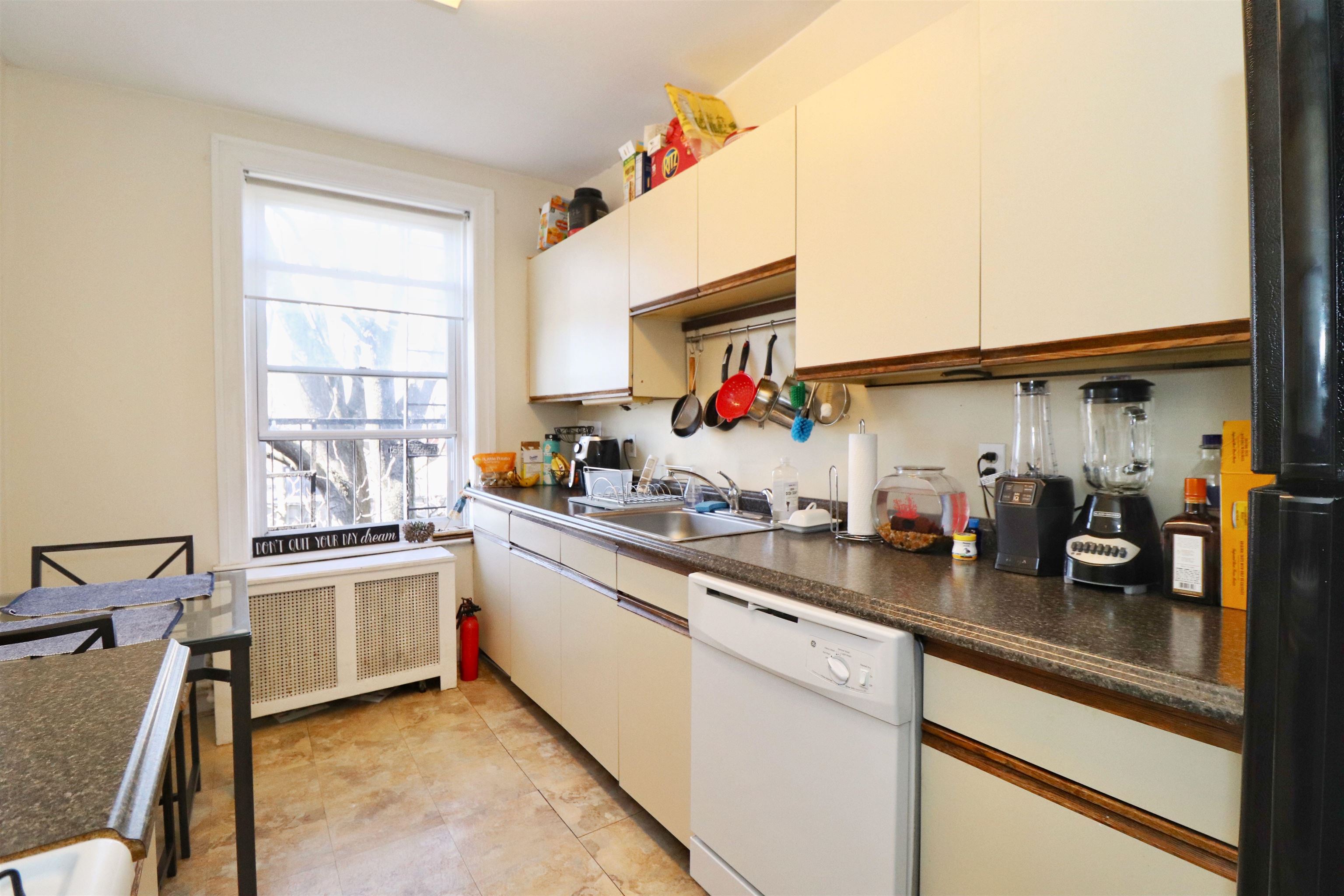704 WASHINGTON ST Unit: 4
