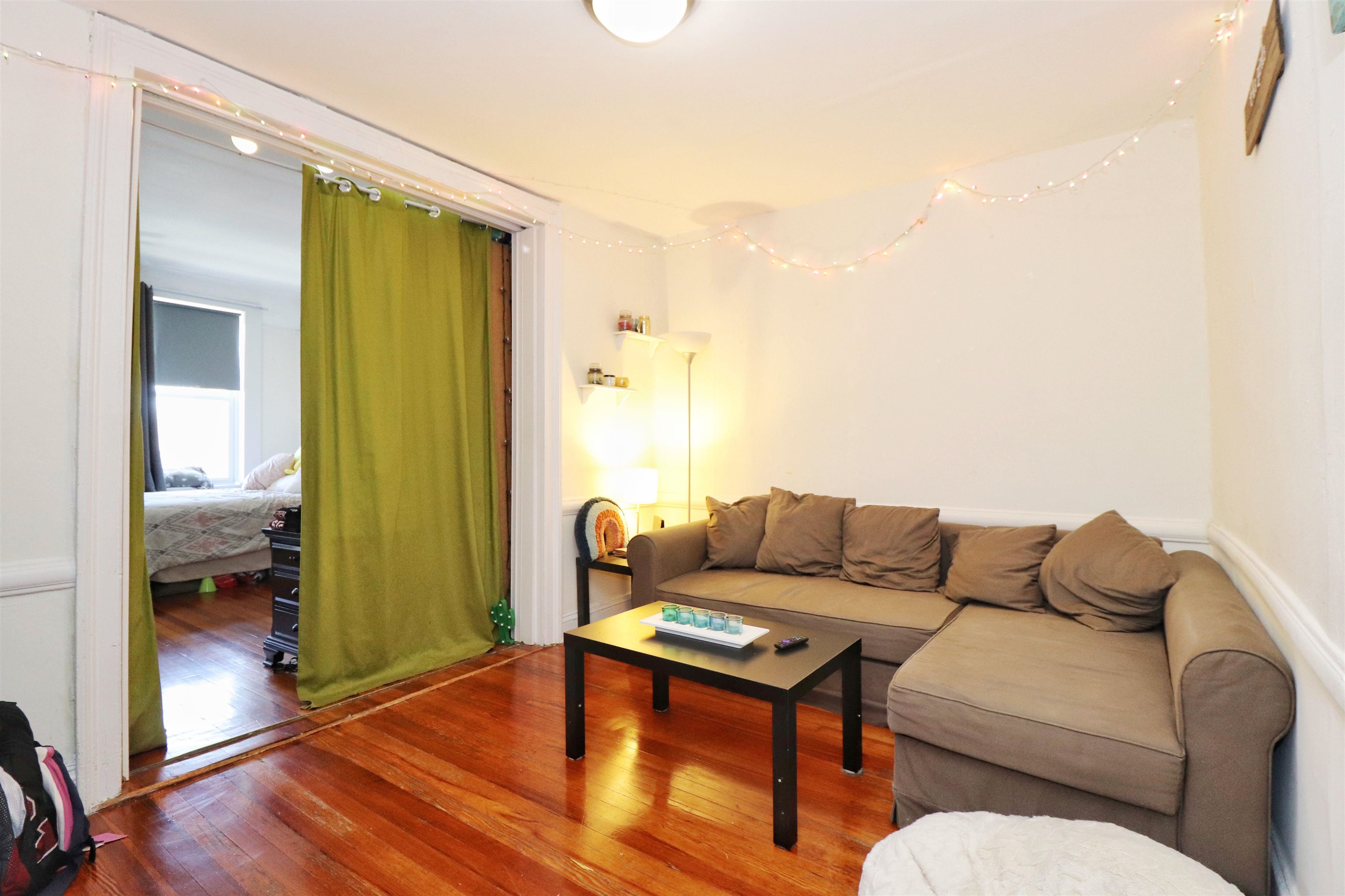 704 WASHINGTON ST Unit: 4