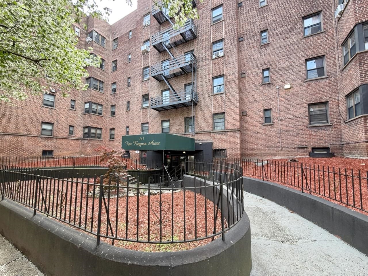 165 VROOM ST Unit: 4C