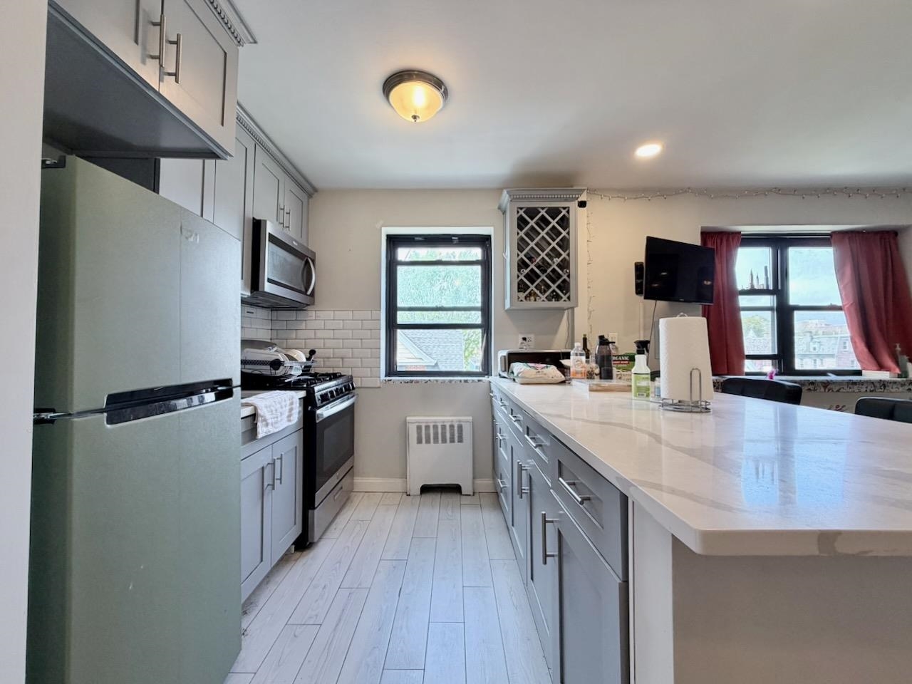 165 VROOM ST Unit: 4C