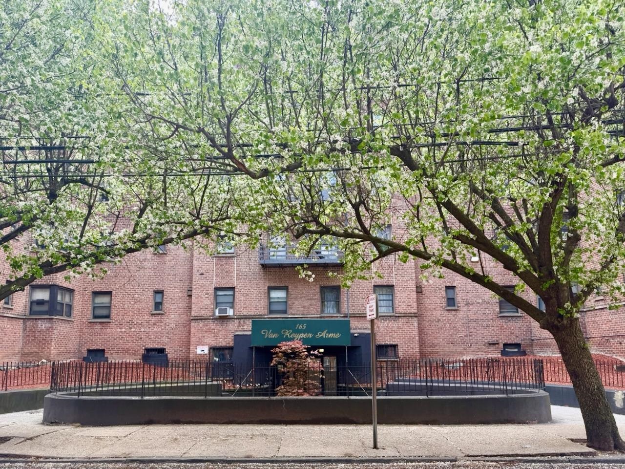 165 VROOM ST Unit: 4C