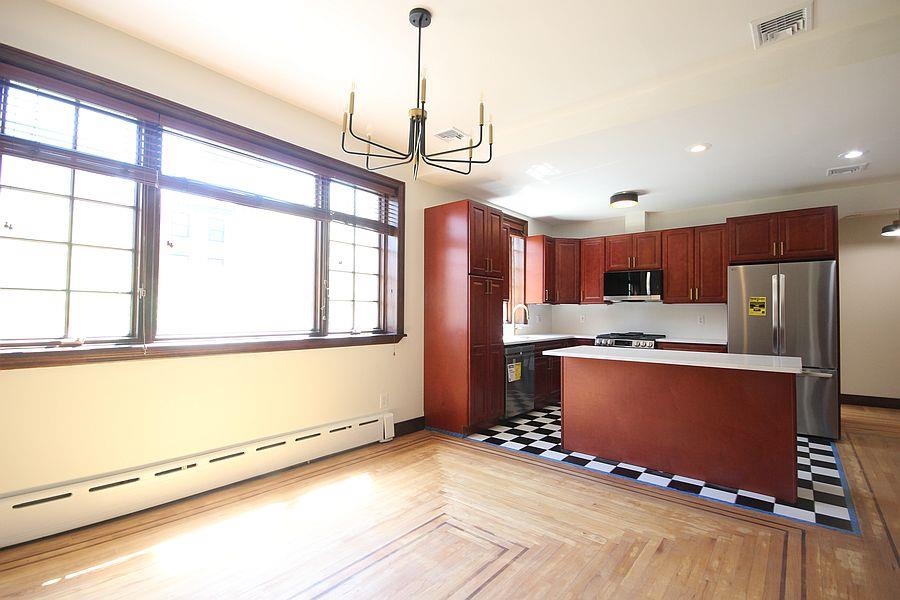 126 WASHINGTON ST Unit: 1