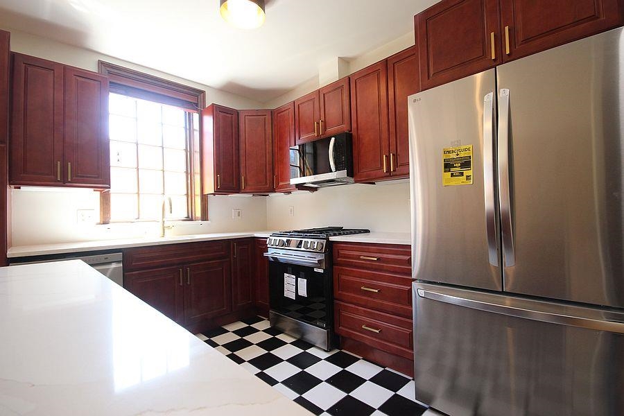 126 WASHINGTON ST Unit: 1