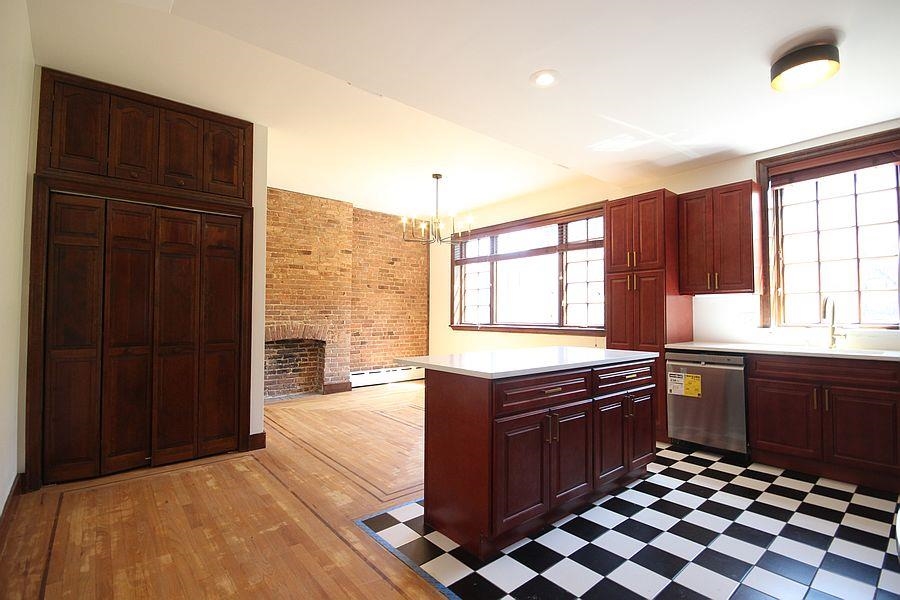 126 WASHINGTON ST Unit: 1