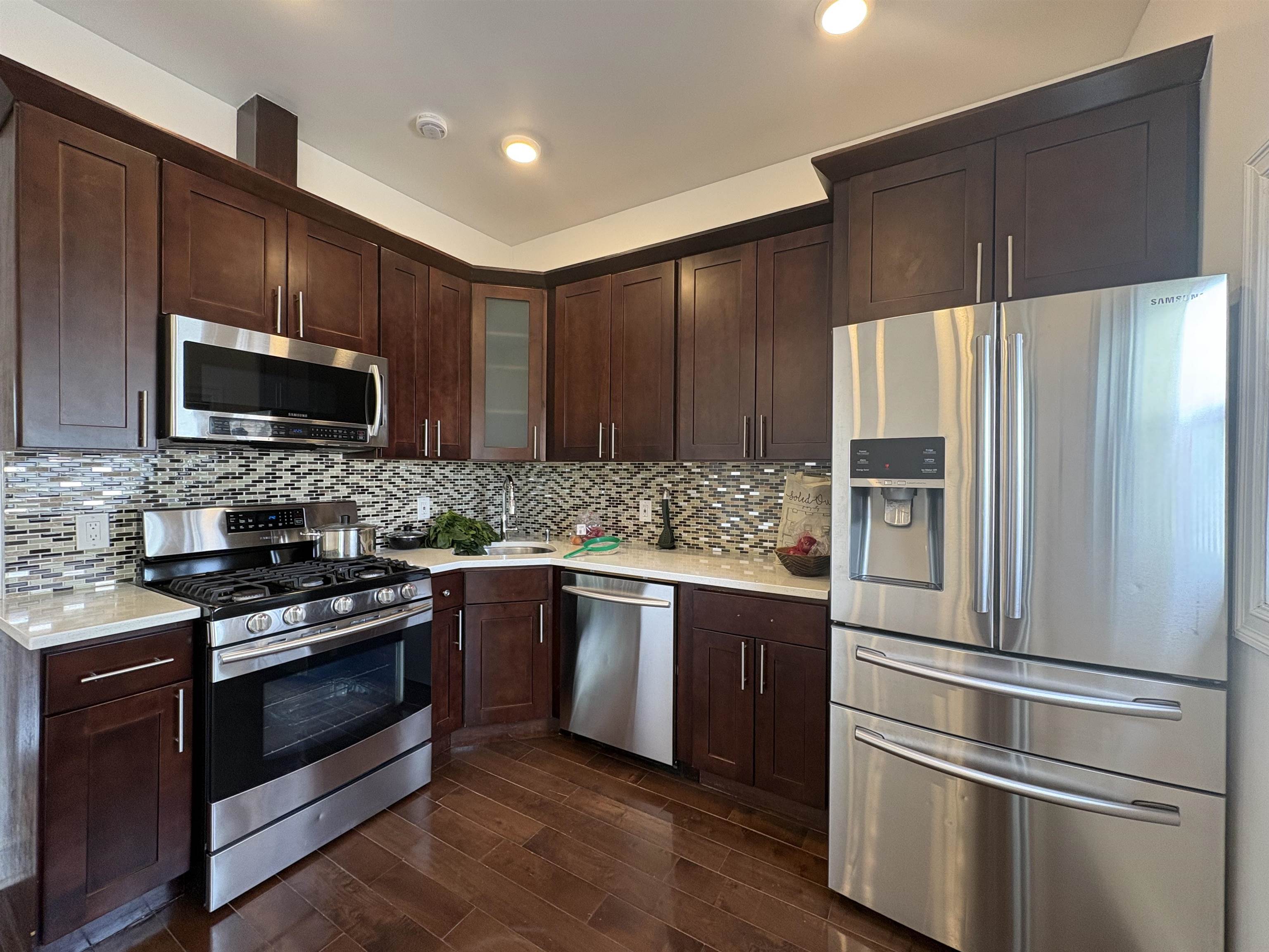 232 BOWERS ST Unit: 1