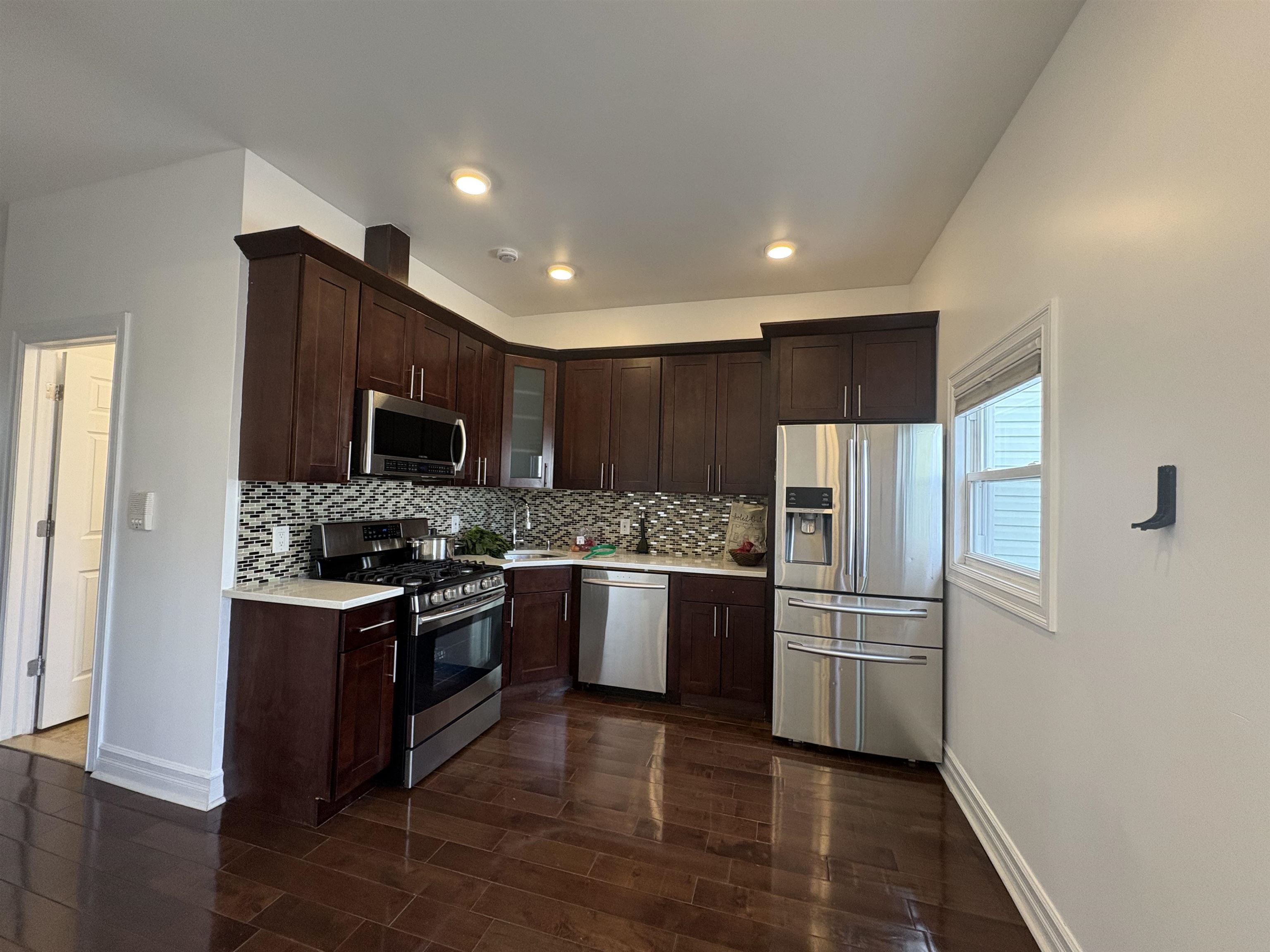 232 BOWERS ST Unit: 1