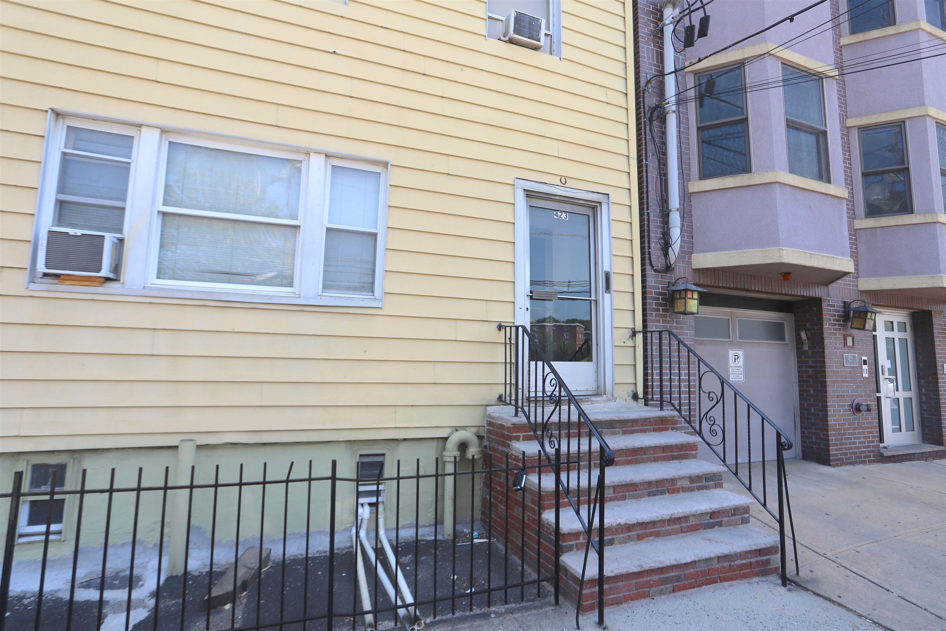 423 JACKSON ST Unit: 3