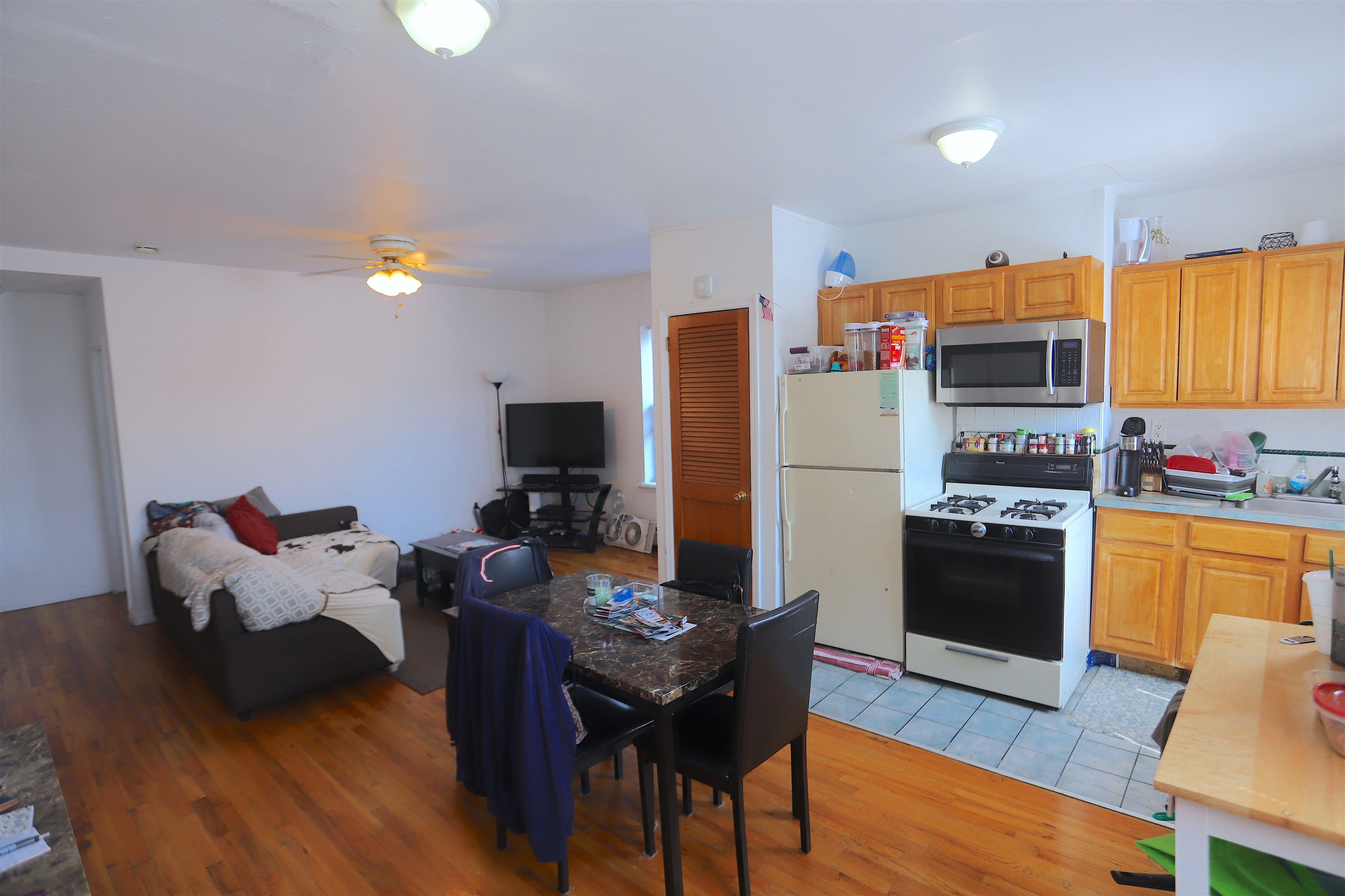 423 JACKSON ST Unit: 3