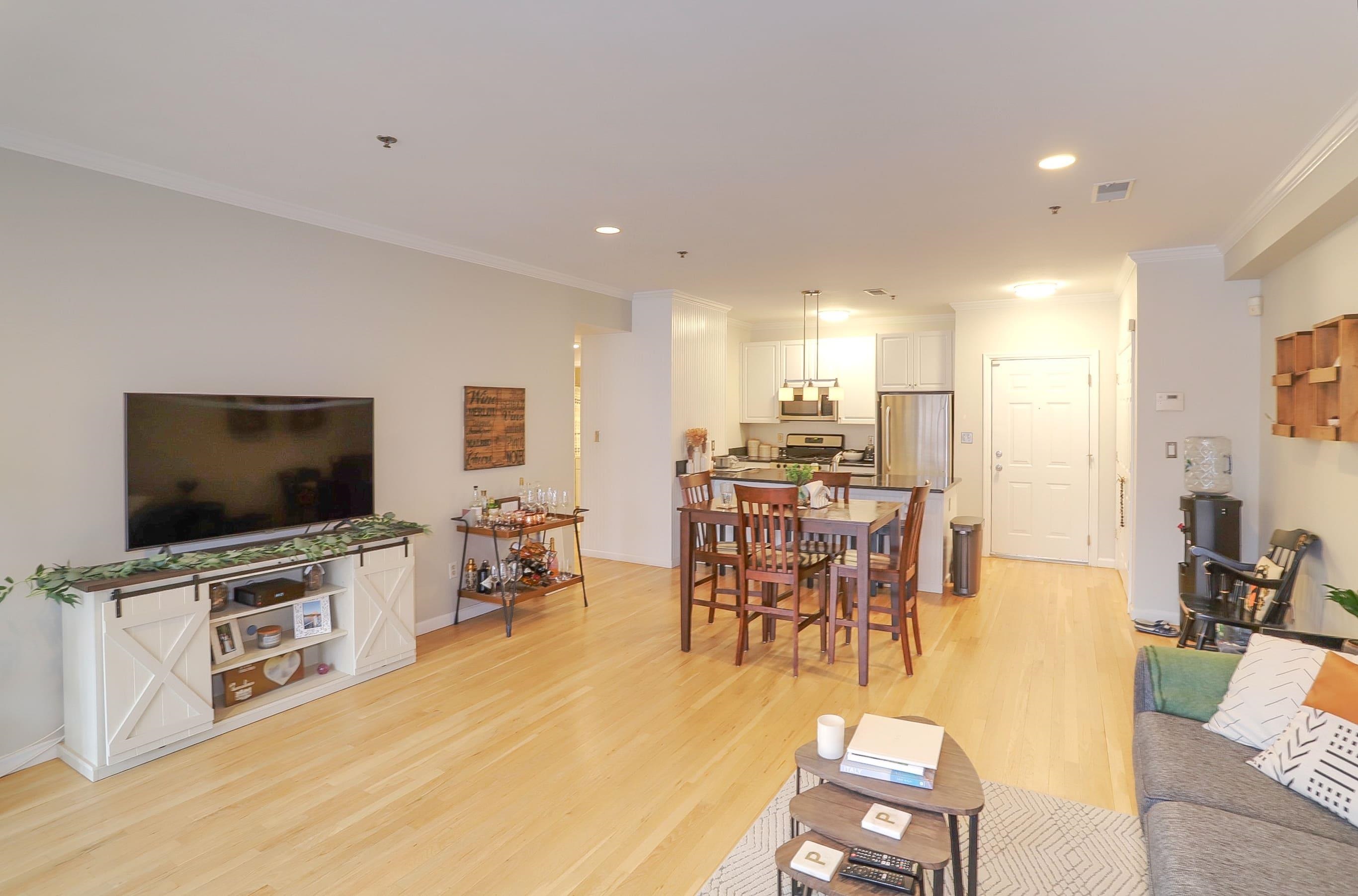 901 MADISON ST Unit: 2B