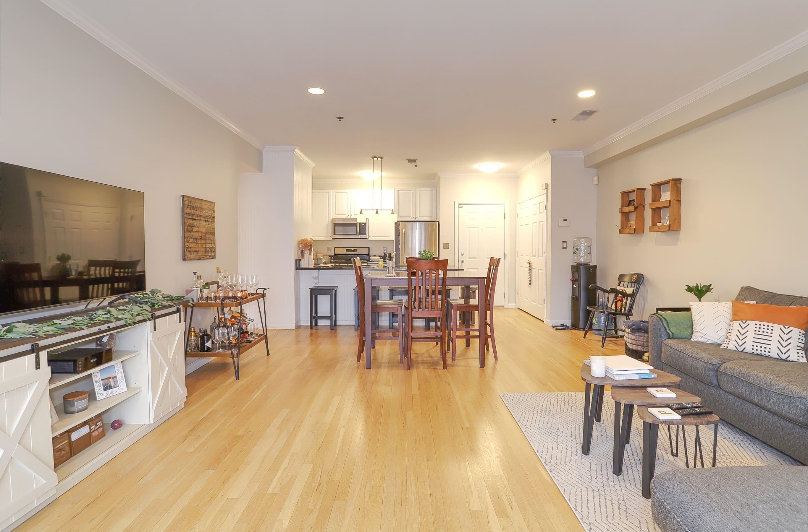 901 MADISON ST Unit: 2B