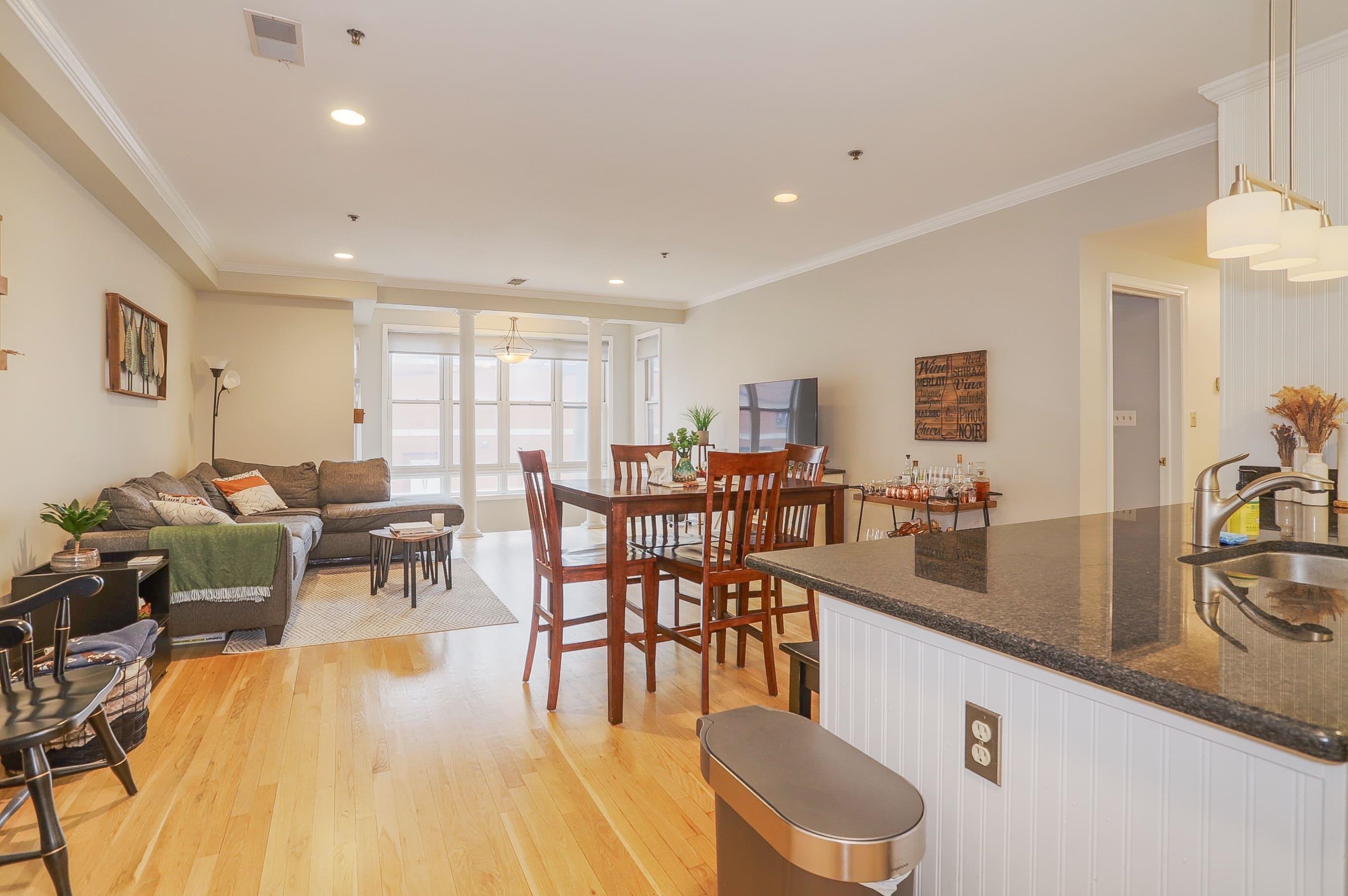 901 MADISON ST Unit: 2B