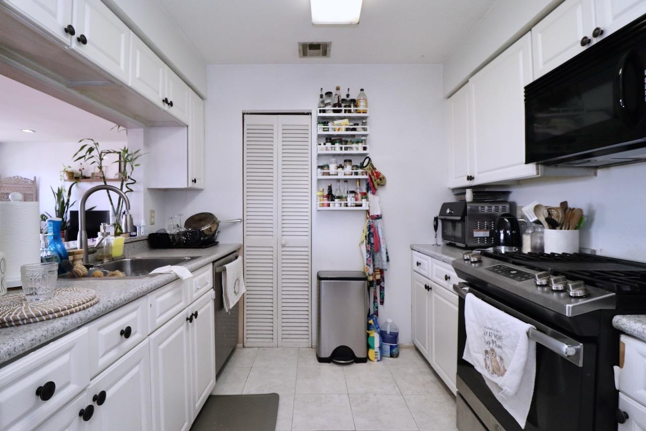 64 BERGEN RIDGE RD Unit: 2