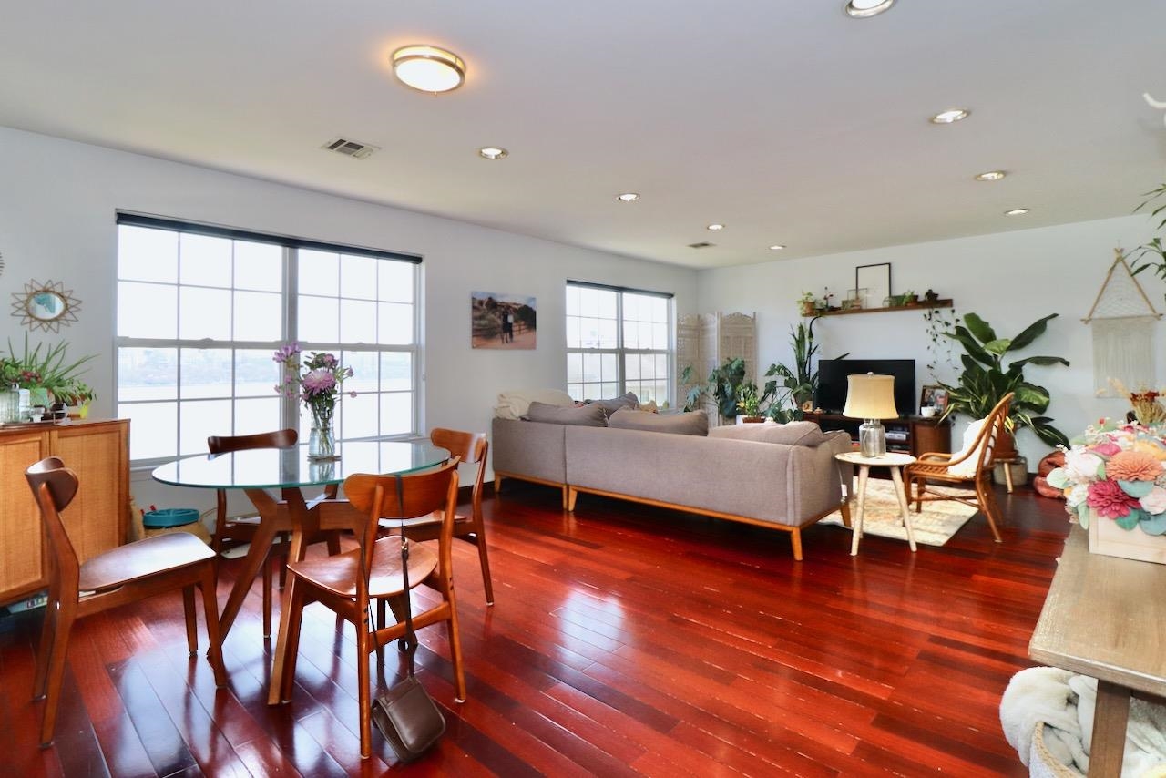 64 BERGEN RIDGE RD Unit: 2