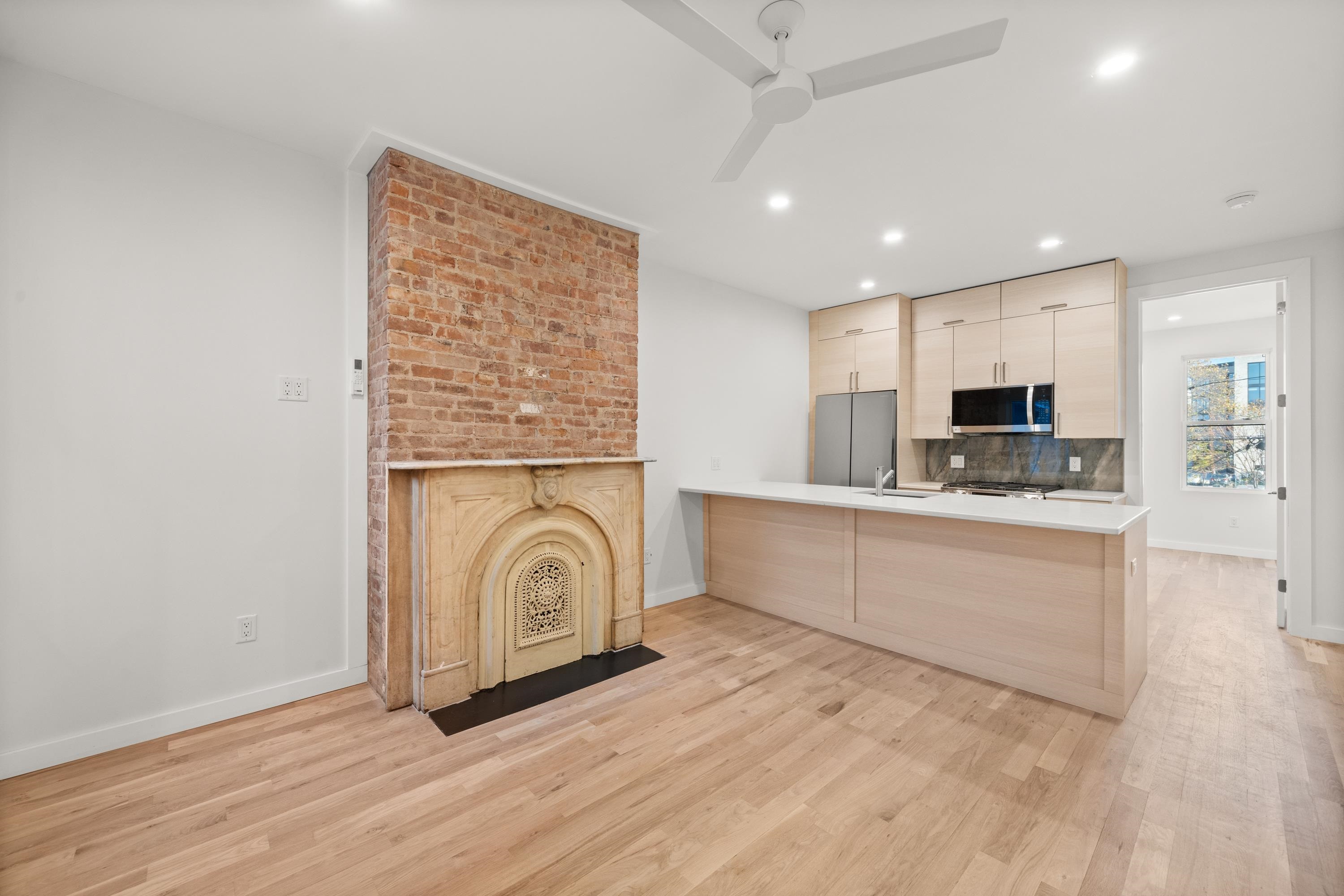 119 STORMS AVE Unit: 2