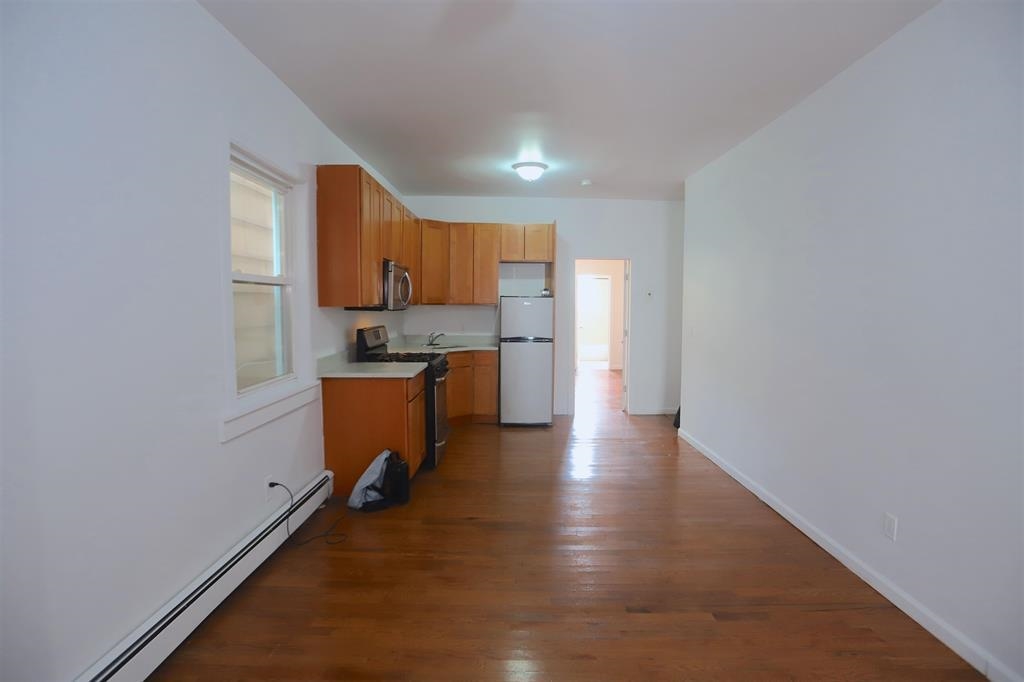79 BEACON AVE Unit: 2