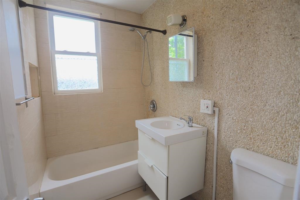 79 BEACON AVE Unit: 2