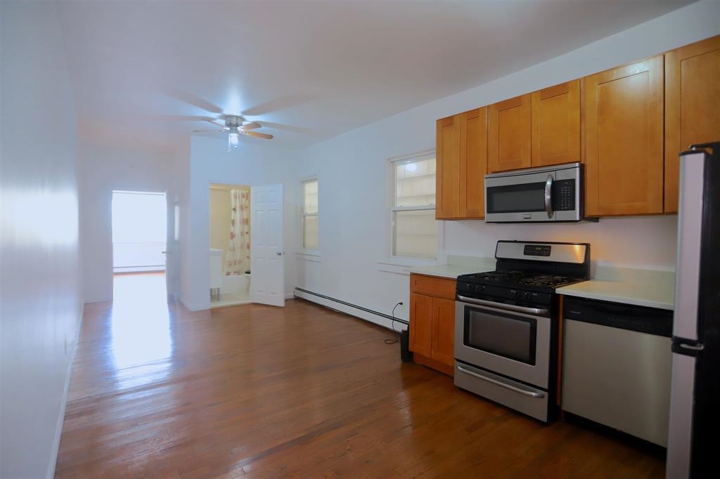 79 BEACON AVE Unit: 2
