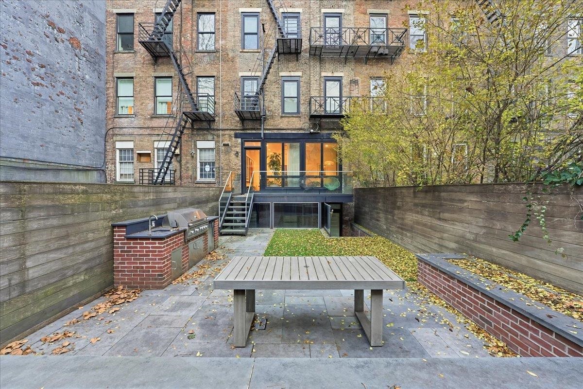 1023 WASHINGTON ST Unit: 1